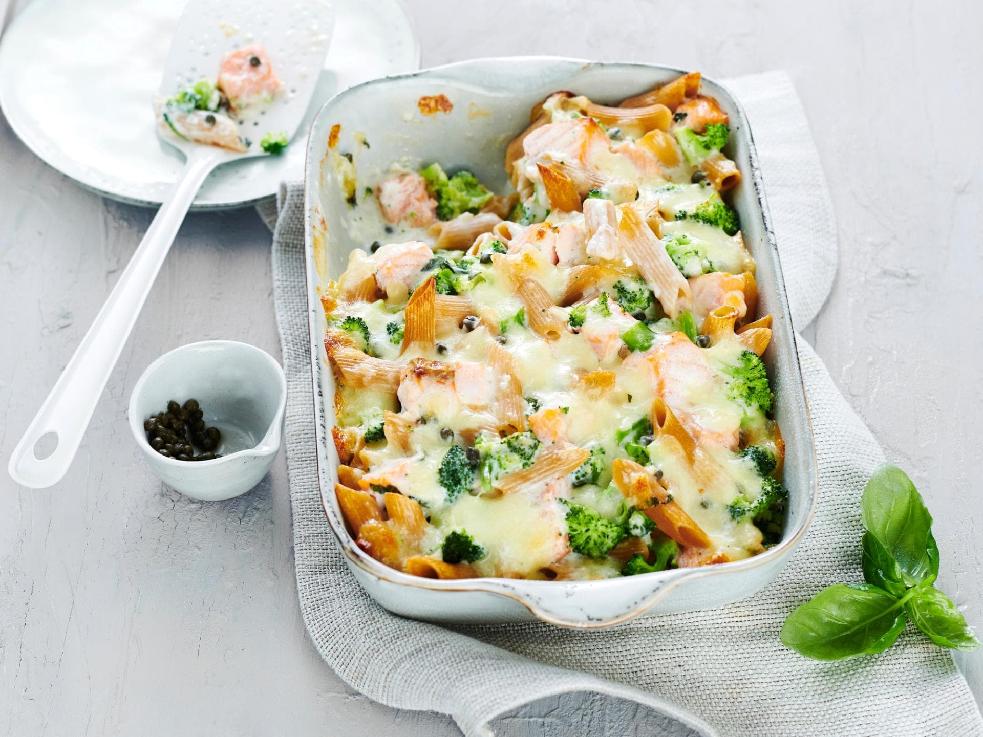 Überbackener Brokkoli mit Vollkornpenne Überbackener Brokkoli mit Vollkornpenne