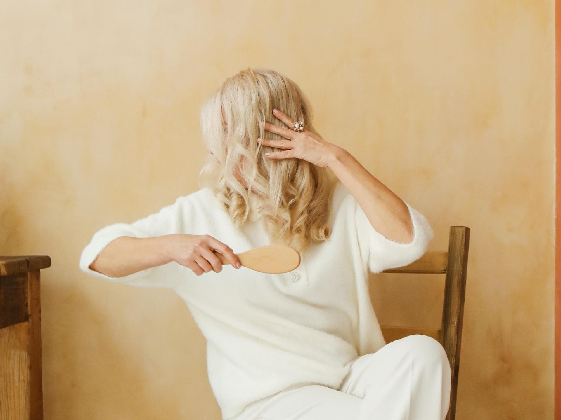 Frau mit blonden Haaren Frau mit blonden Haaren