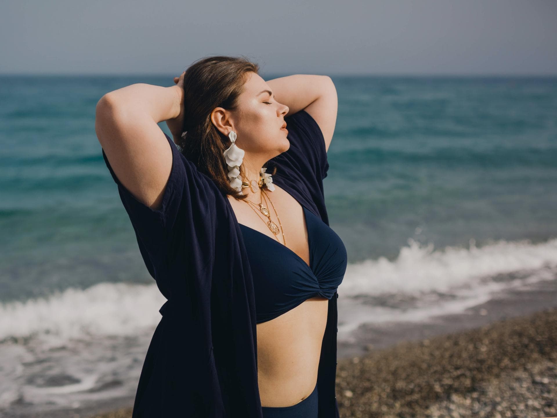 Curvy Frau am Strand Curvy Frau am Strand