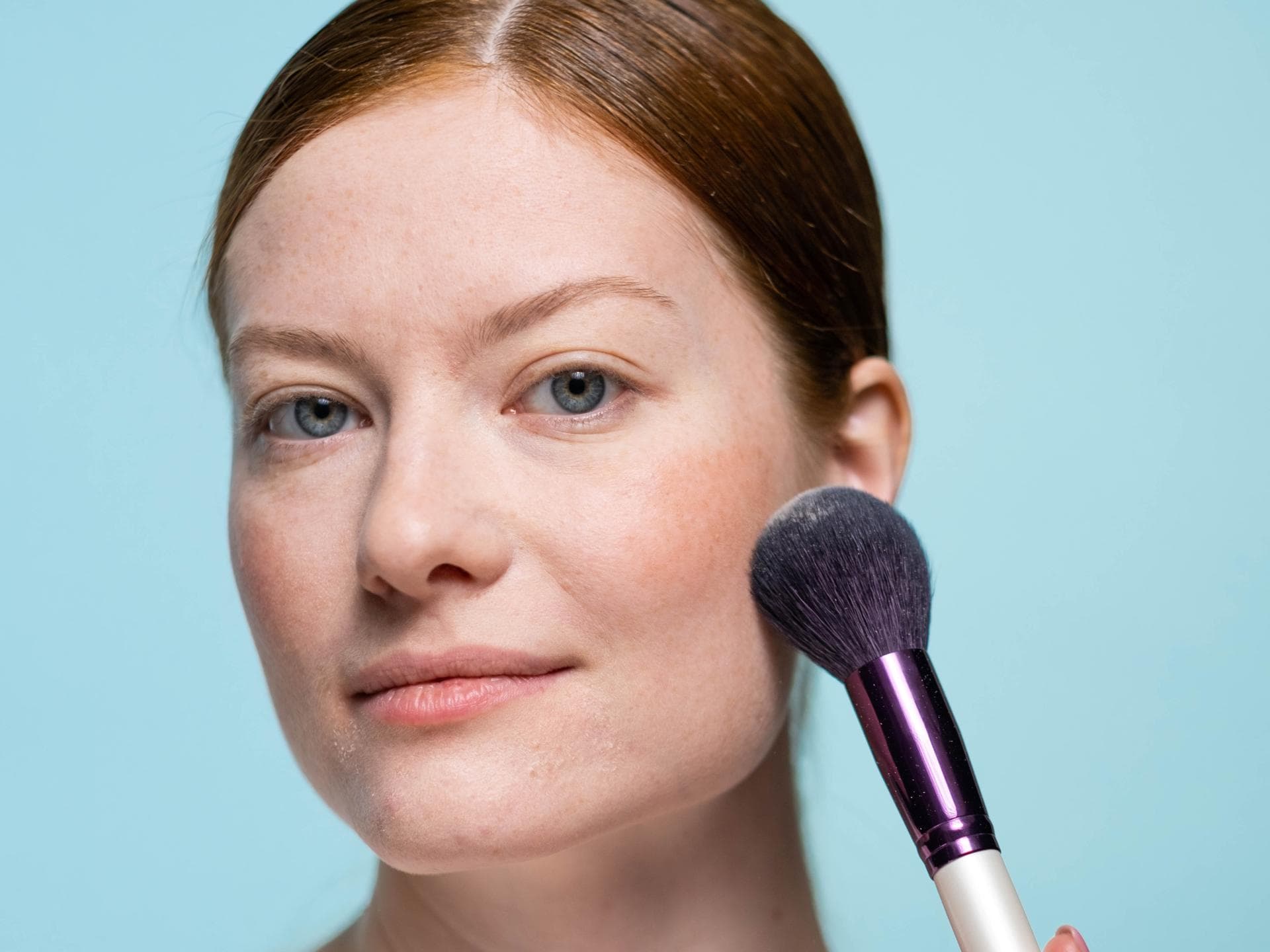 Mineralpuder Puder auftragen