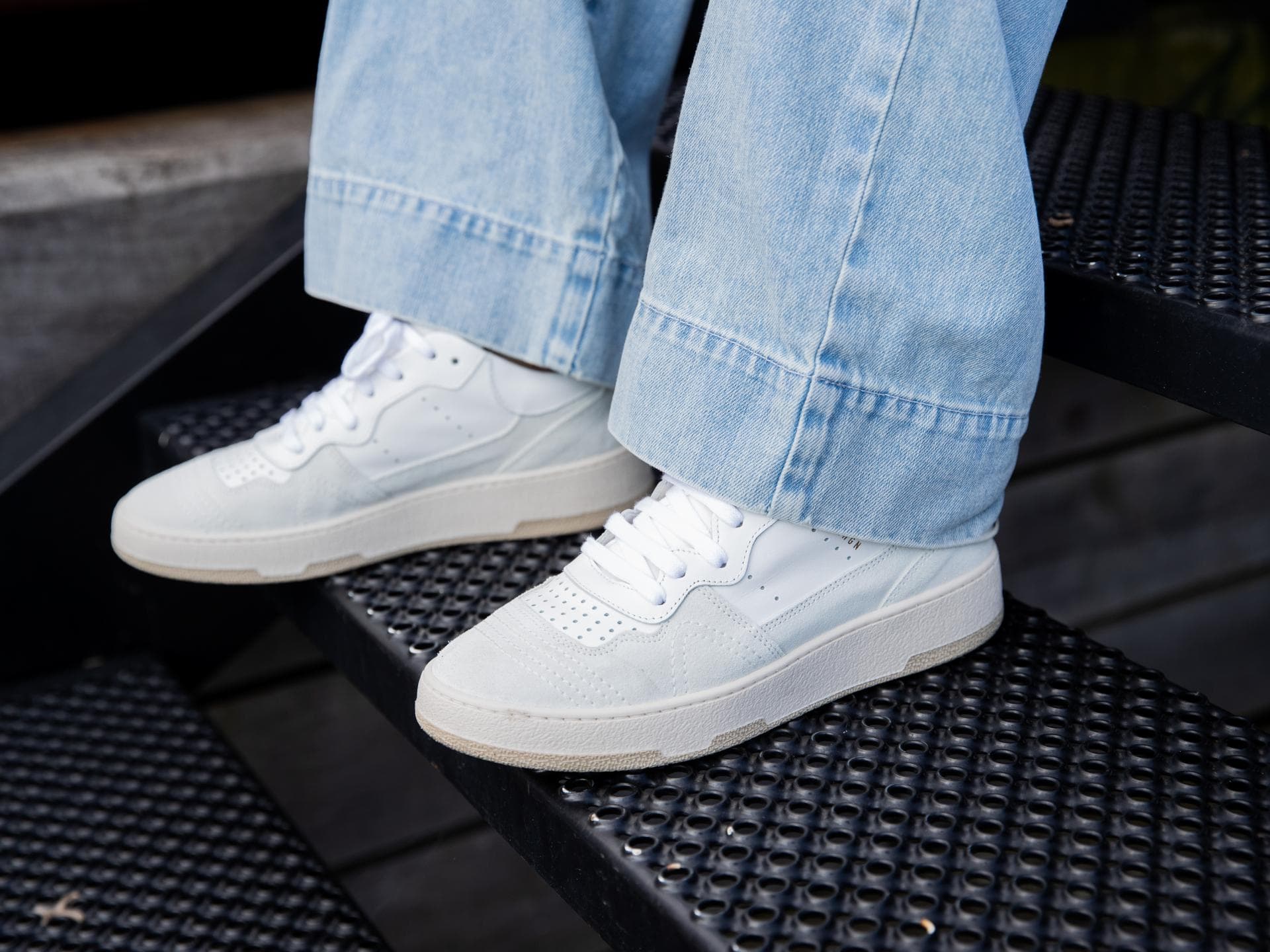Weiße Sneaker 