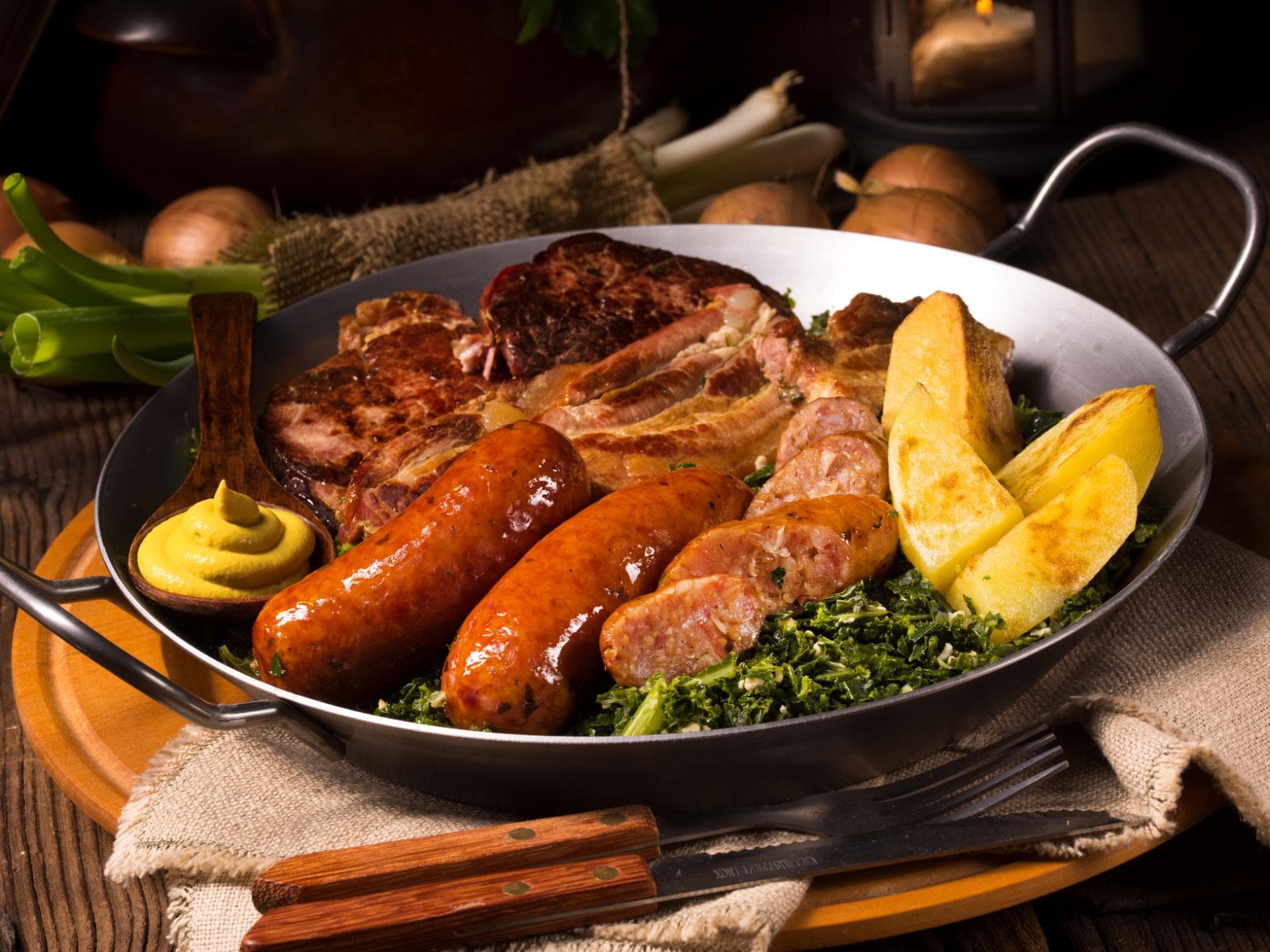 Grünkohl Geruch mit Kohlwurst Grünkohl Geruch mit Kohlwurst