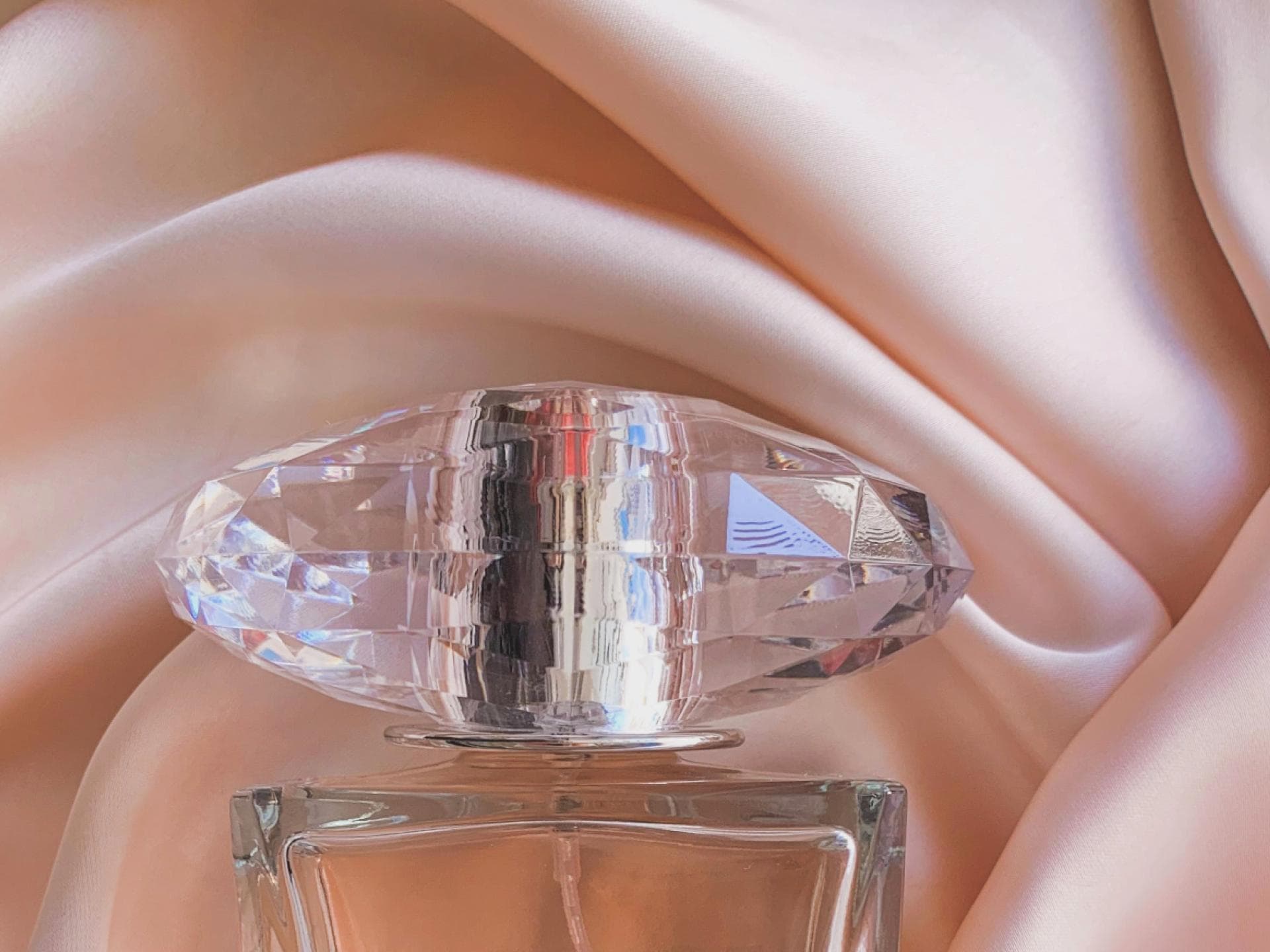 Parfum. Parfum.