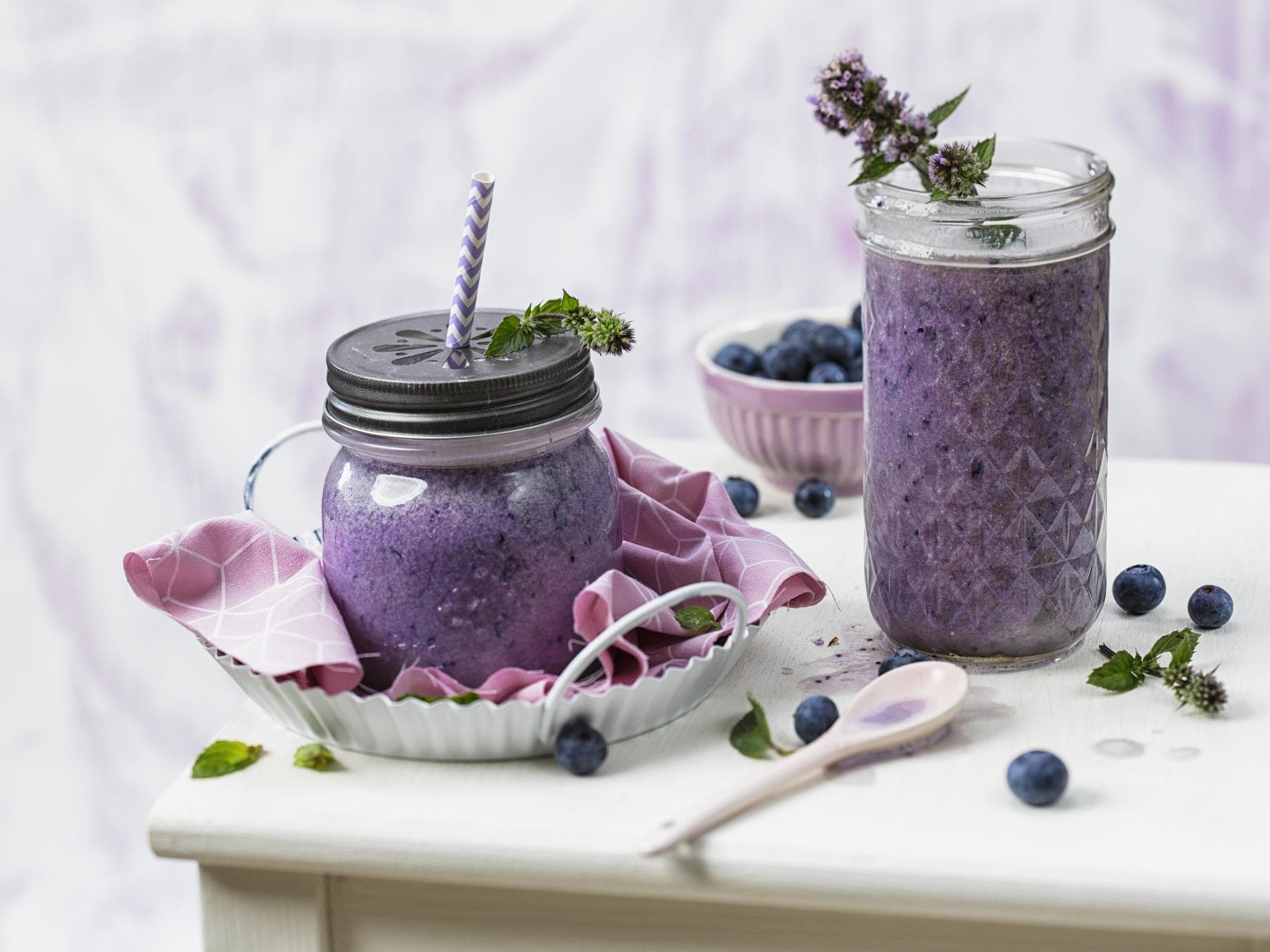 Heidelbeer-Smoothie mit Mandelmilch