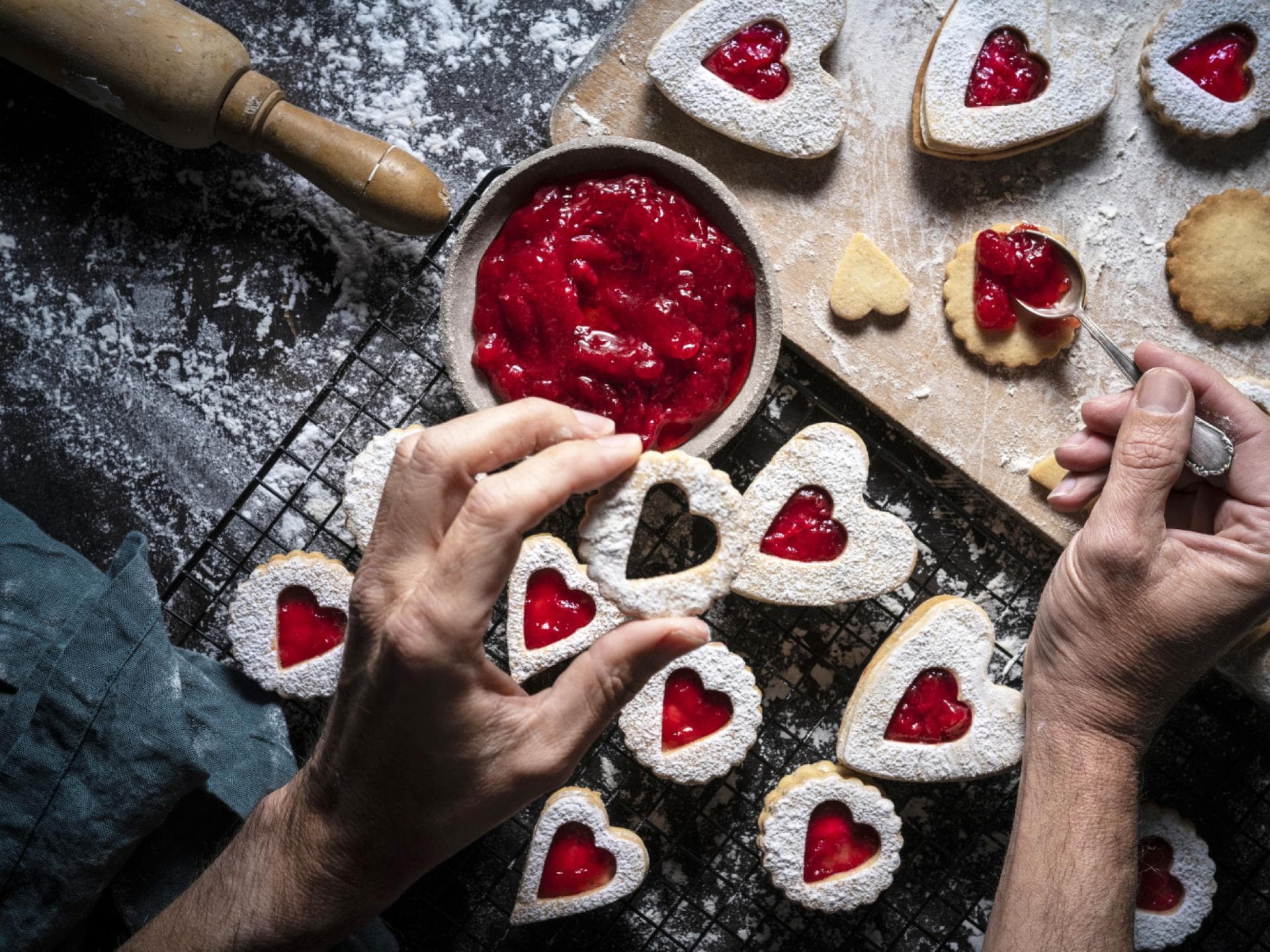 Mürbeteigplätzchen mit Marmelade