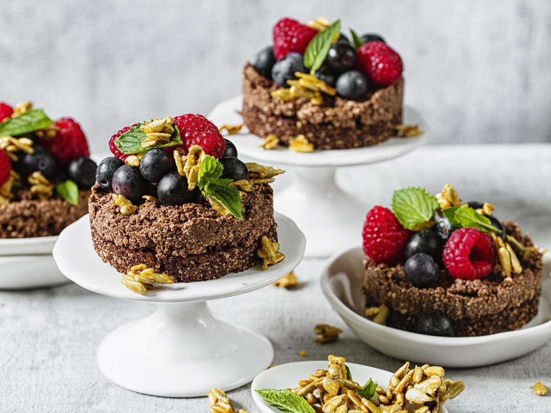 Veganer No-Bake-Beerenkuchen 