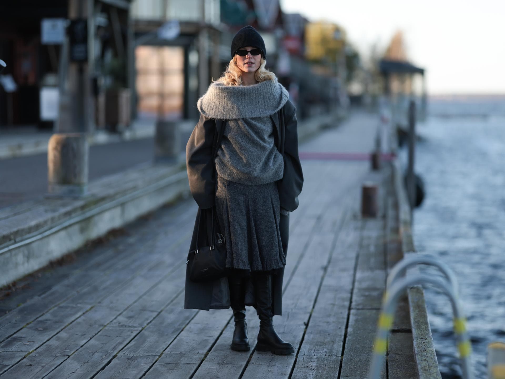 Frau trägt Stiefel 