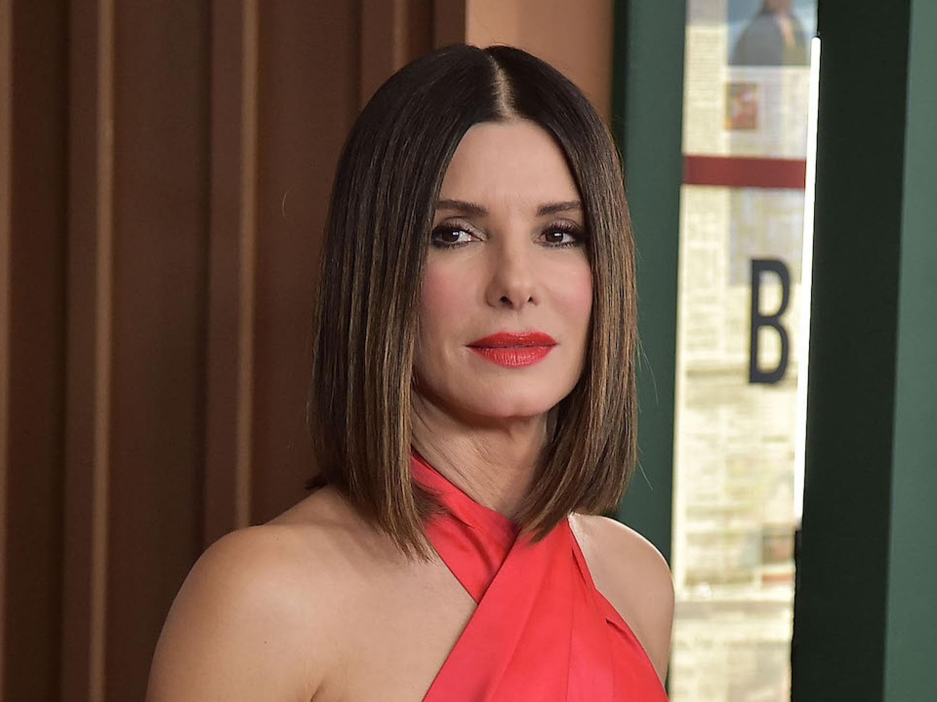 Sandra Bullock trägt einen langen Bob Sandra Bullock trägt einen langen Bob