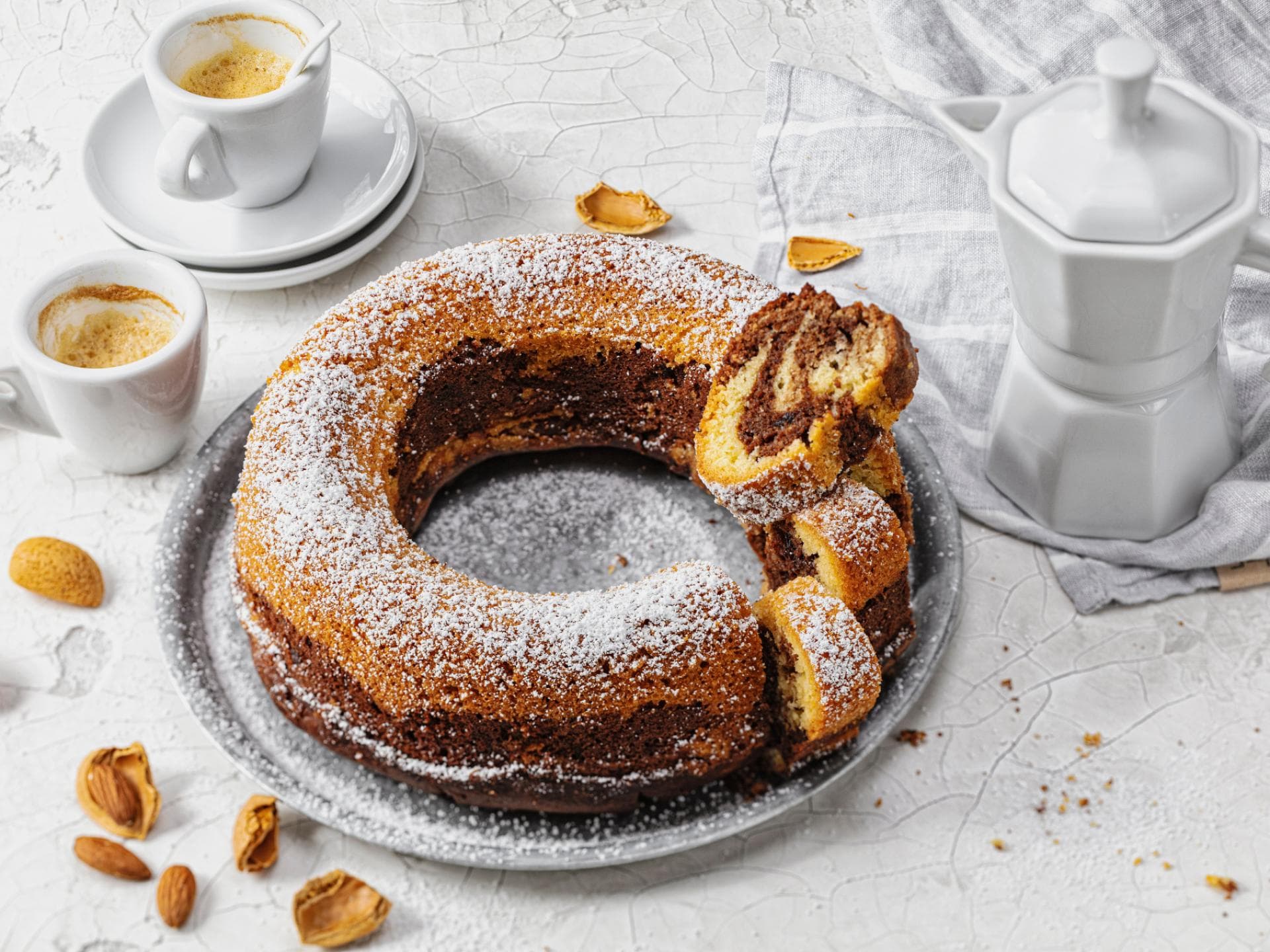 Marmorkuchen kalorienarm mit Mandeln und Kaffee Marmorkuchen kalorienarm mit Mandeln und Kaffee