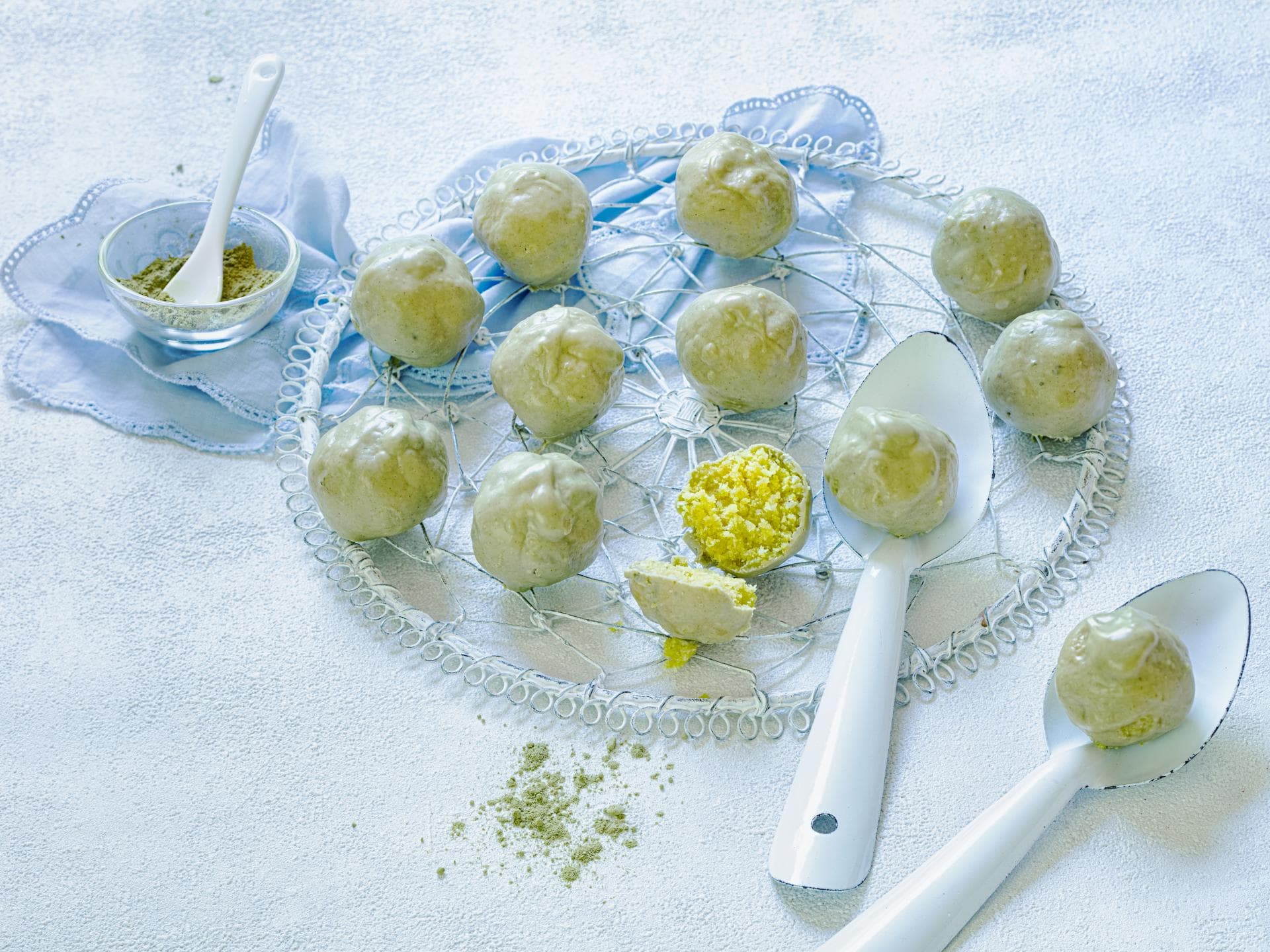 Gewürzbällchen mit Matcha 