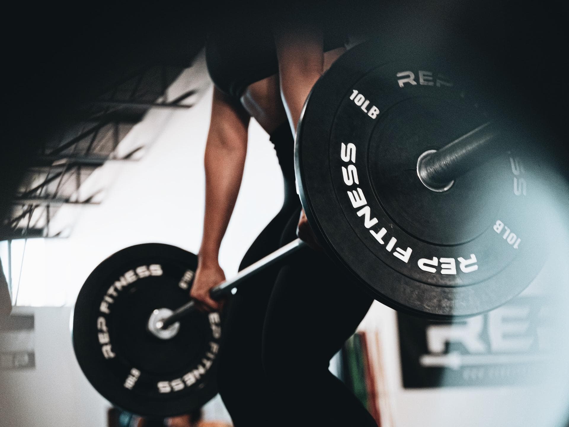 Gym Anfänger mit Langhantel Gym Anfänger mit Langhantel