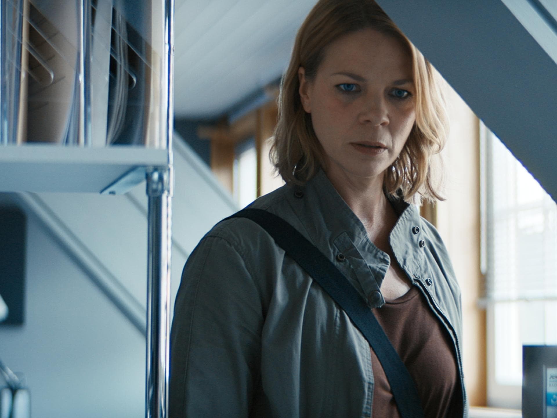 Jessica Schwarz als Maris Bächle in "Schneekind - Ein Schwarzwaldkrimi".