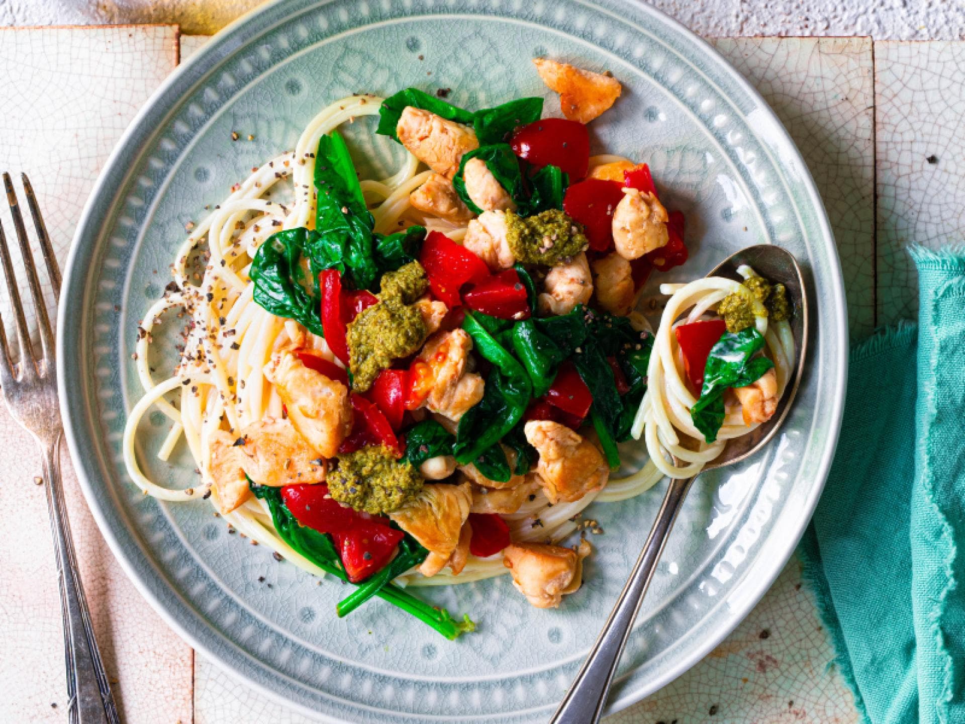 Pesto-Hähnchen-Pasta. Pesto-Hähnchen-Pasta.