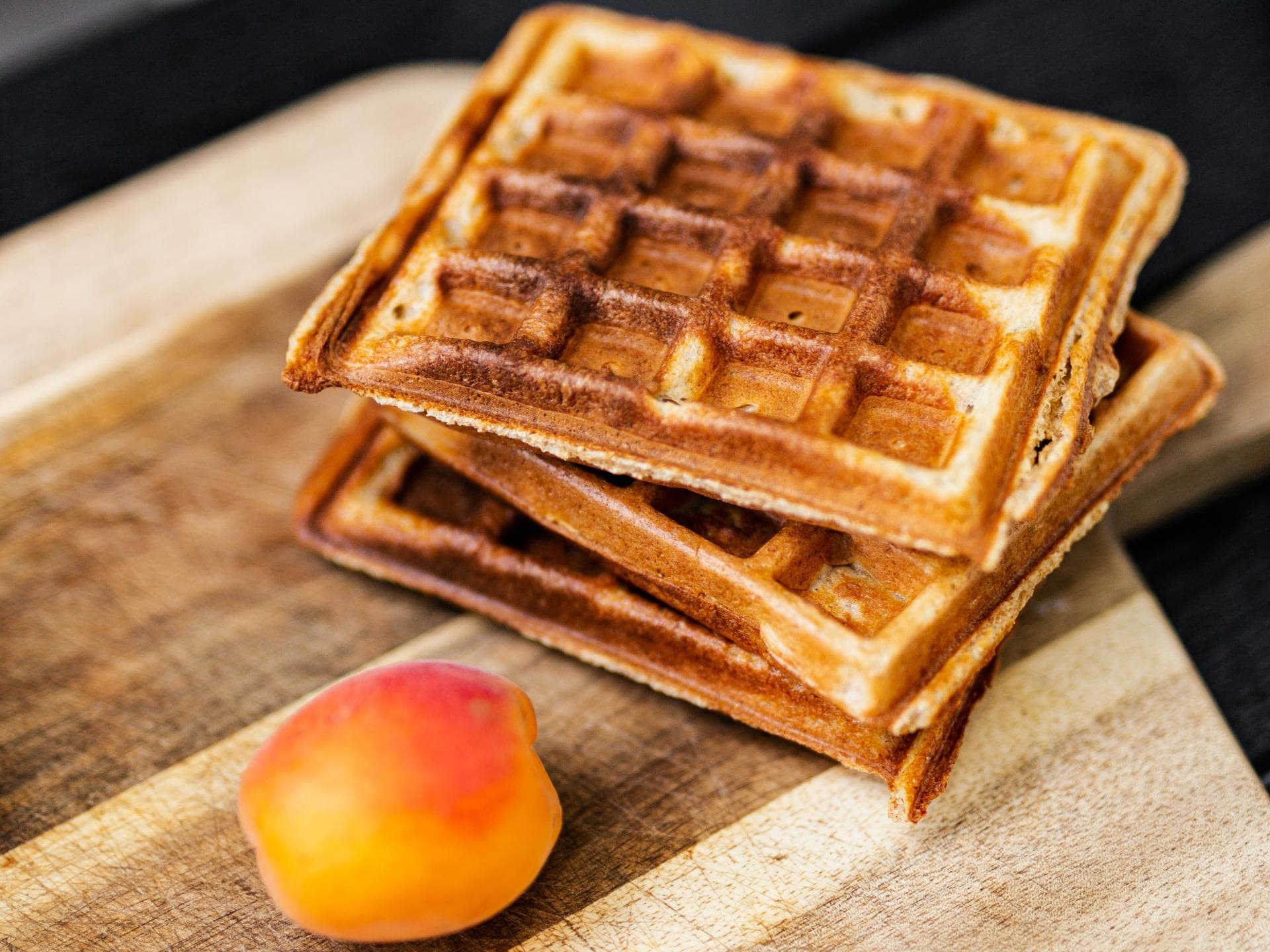Waffeln ohne Zucker mit Aprikosen