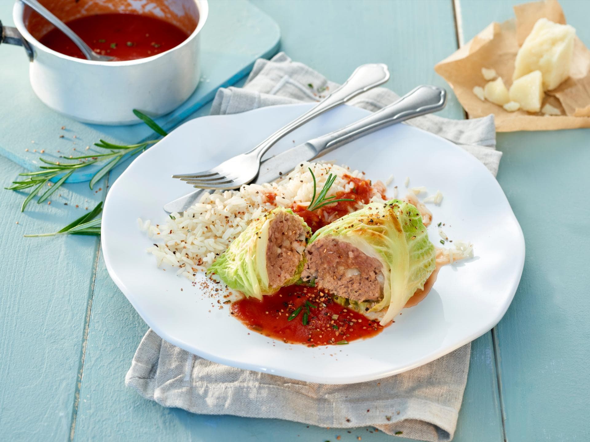 Wirsingroulade mit Hackfleischfüllung
