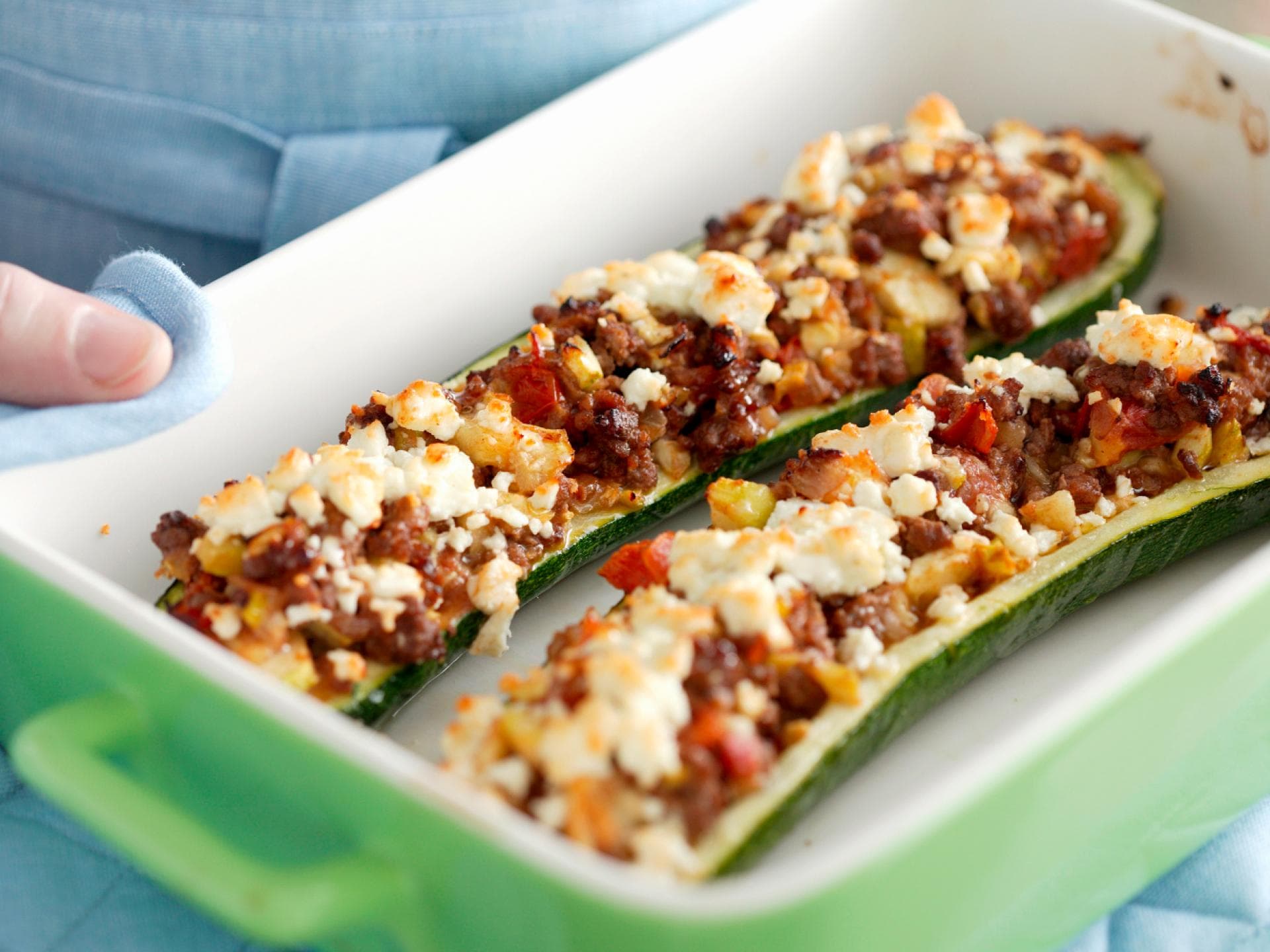 Gefüllte Zucchini.