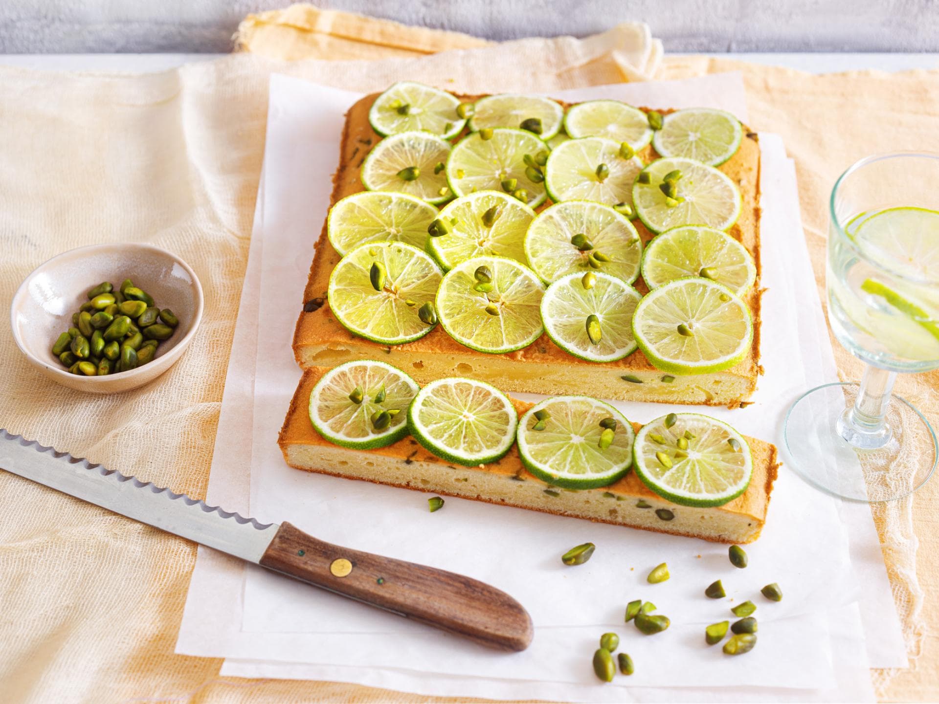 Rezept für Limetten-Pistazienkuchen vom Blech Limetten-Pistazienkuchen vom Blech