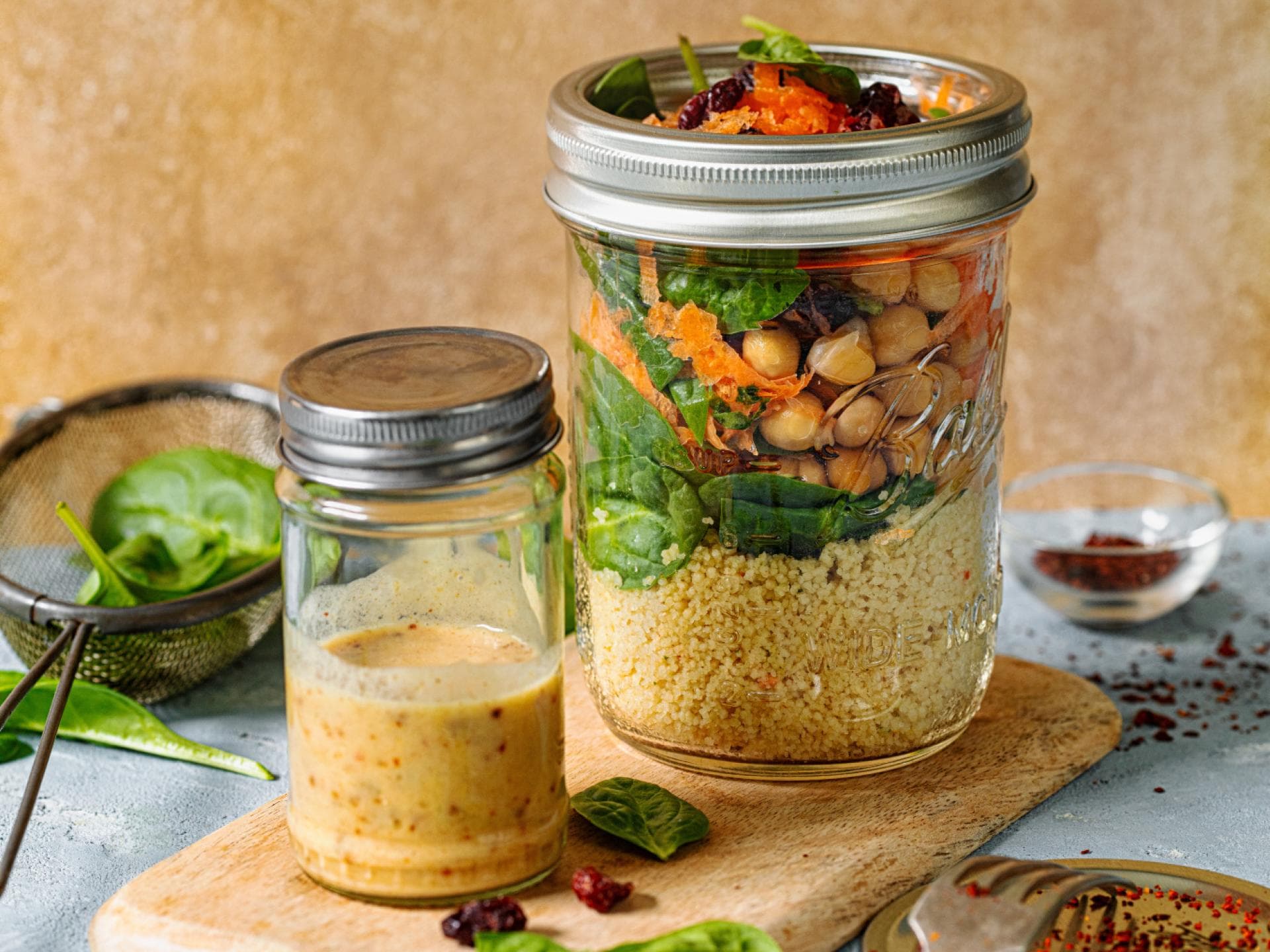 Rezept für Couscous mit Spinat und Kichererbsen im Glas Couscous mit Spinat und Kichererbsen im Glas