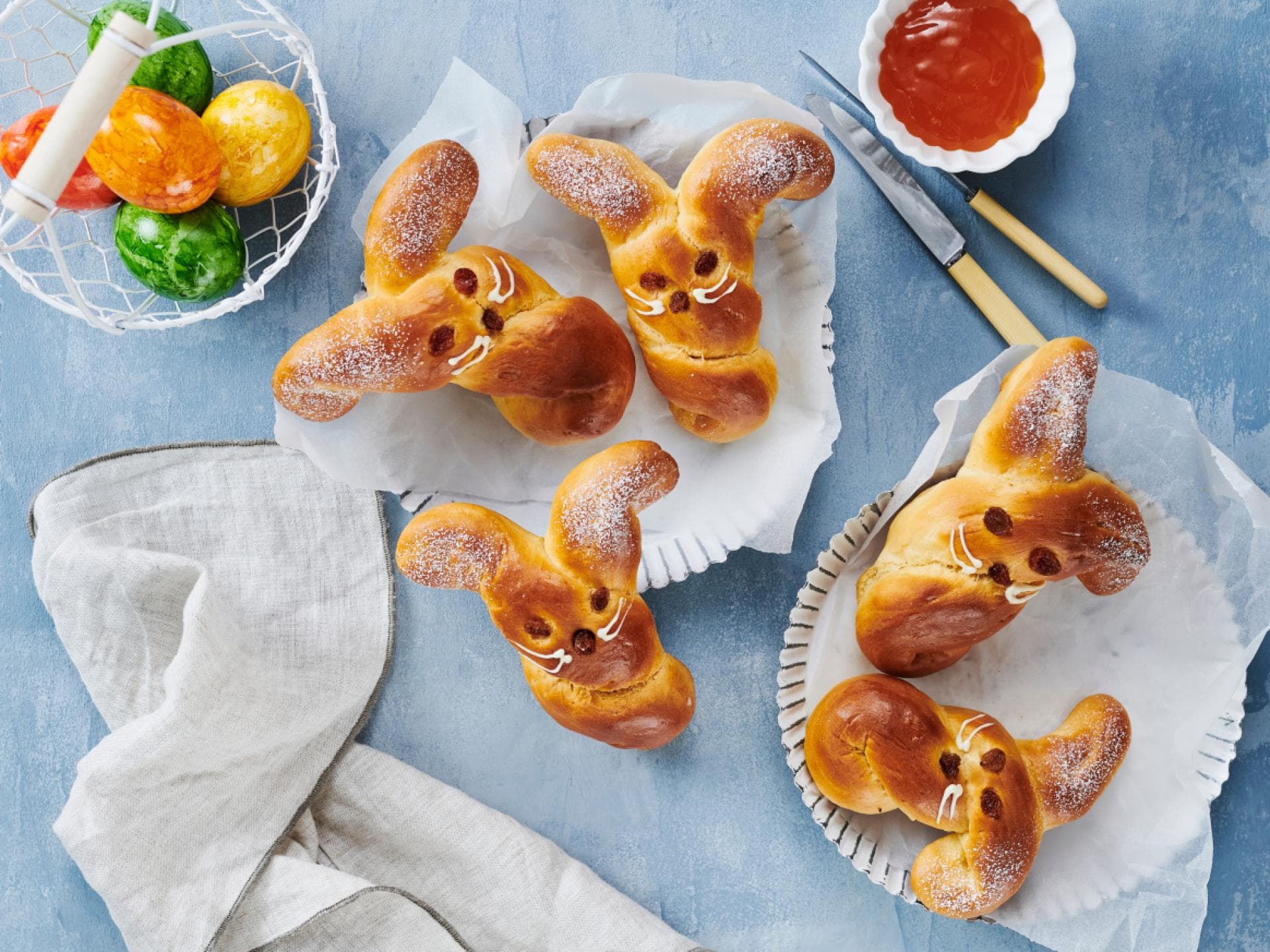 Milchbrötchen in Osterhasen-Form