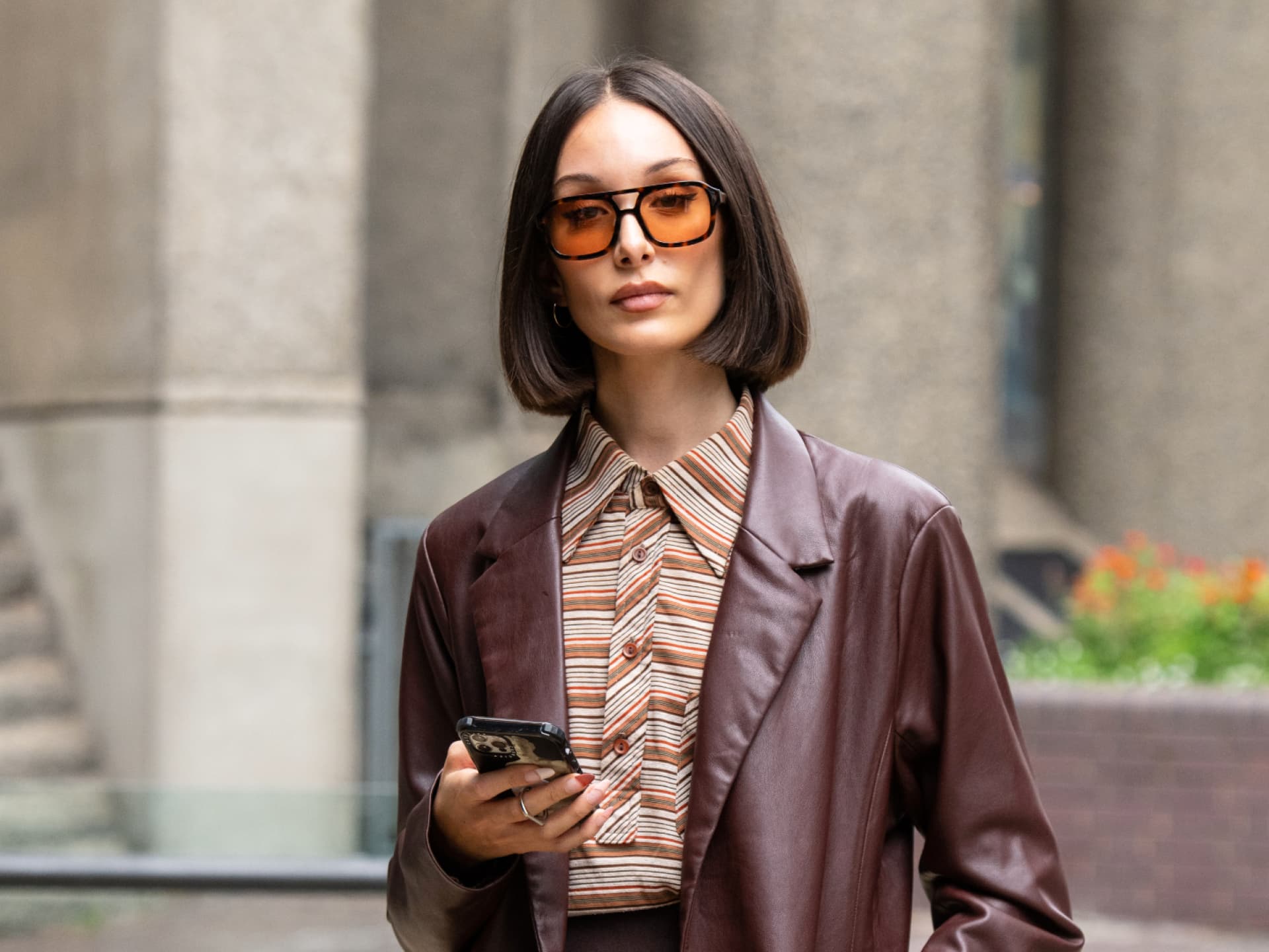 Frau mit Soft Curve Bob