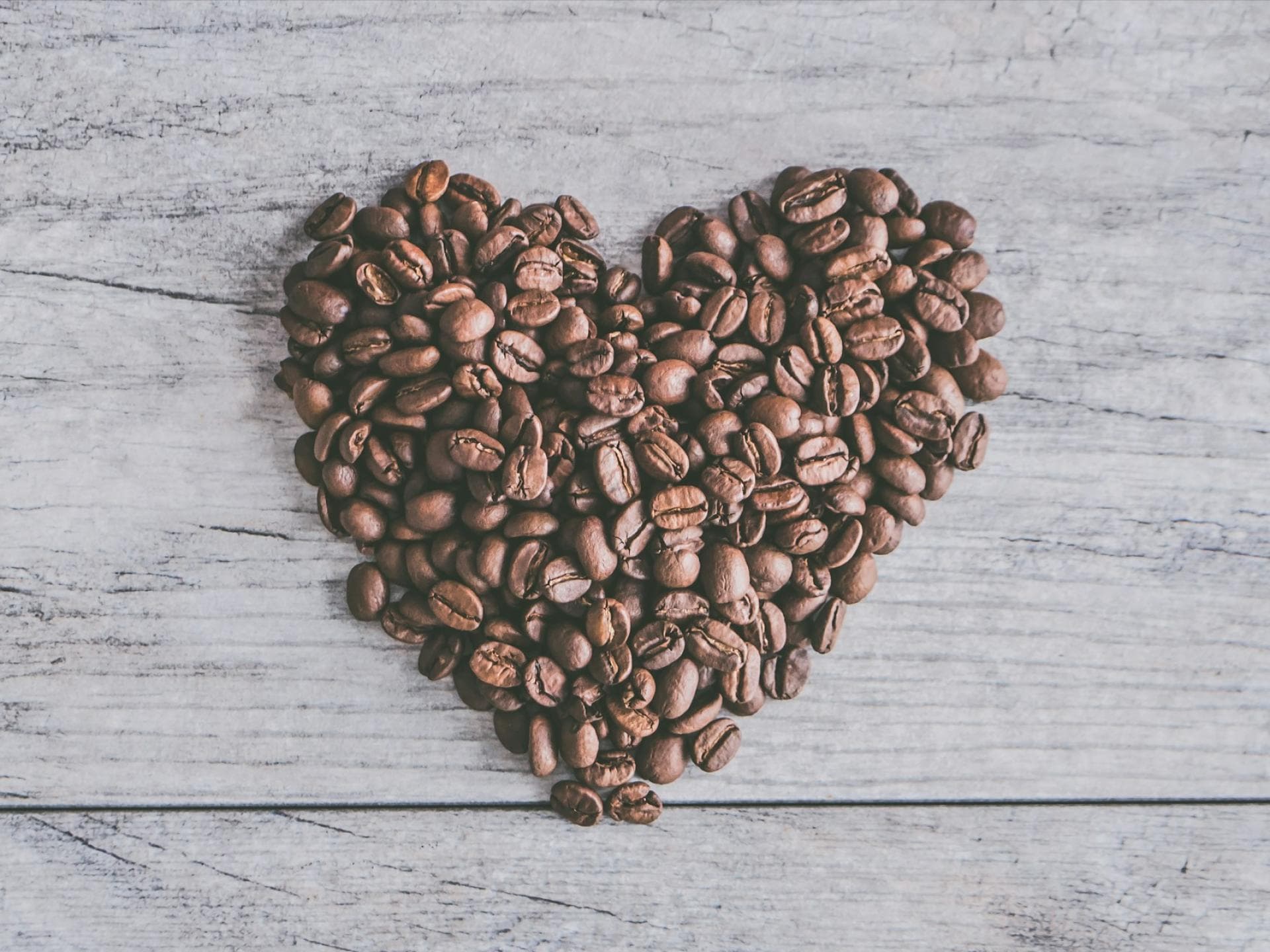 Ein Herz aus Kaffeebohnen