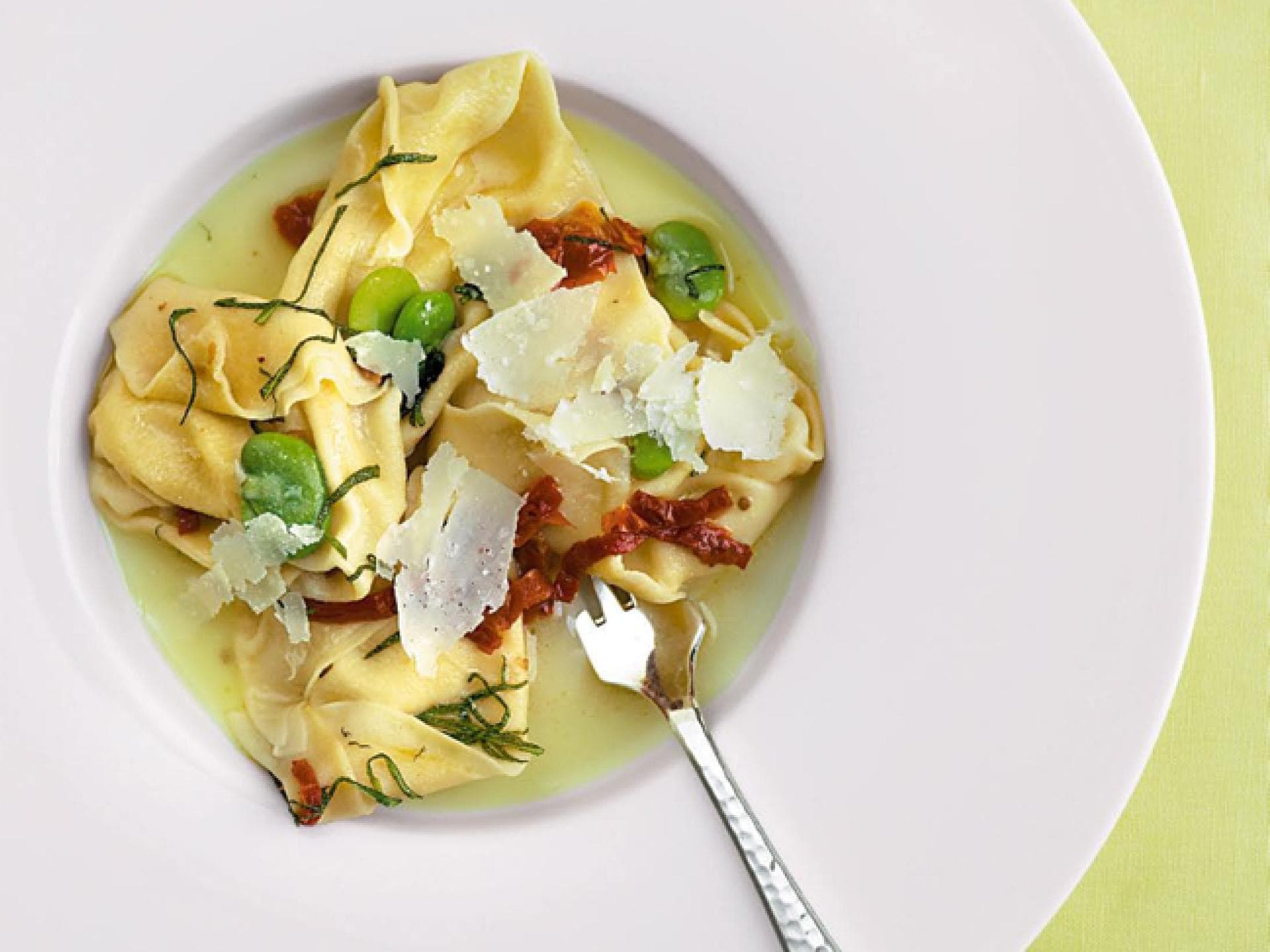 Agnolotti mit Salbeibutter von Cornelia Poletto