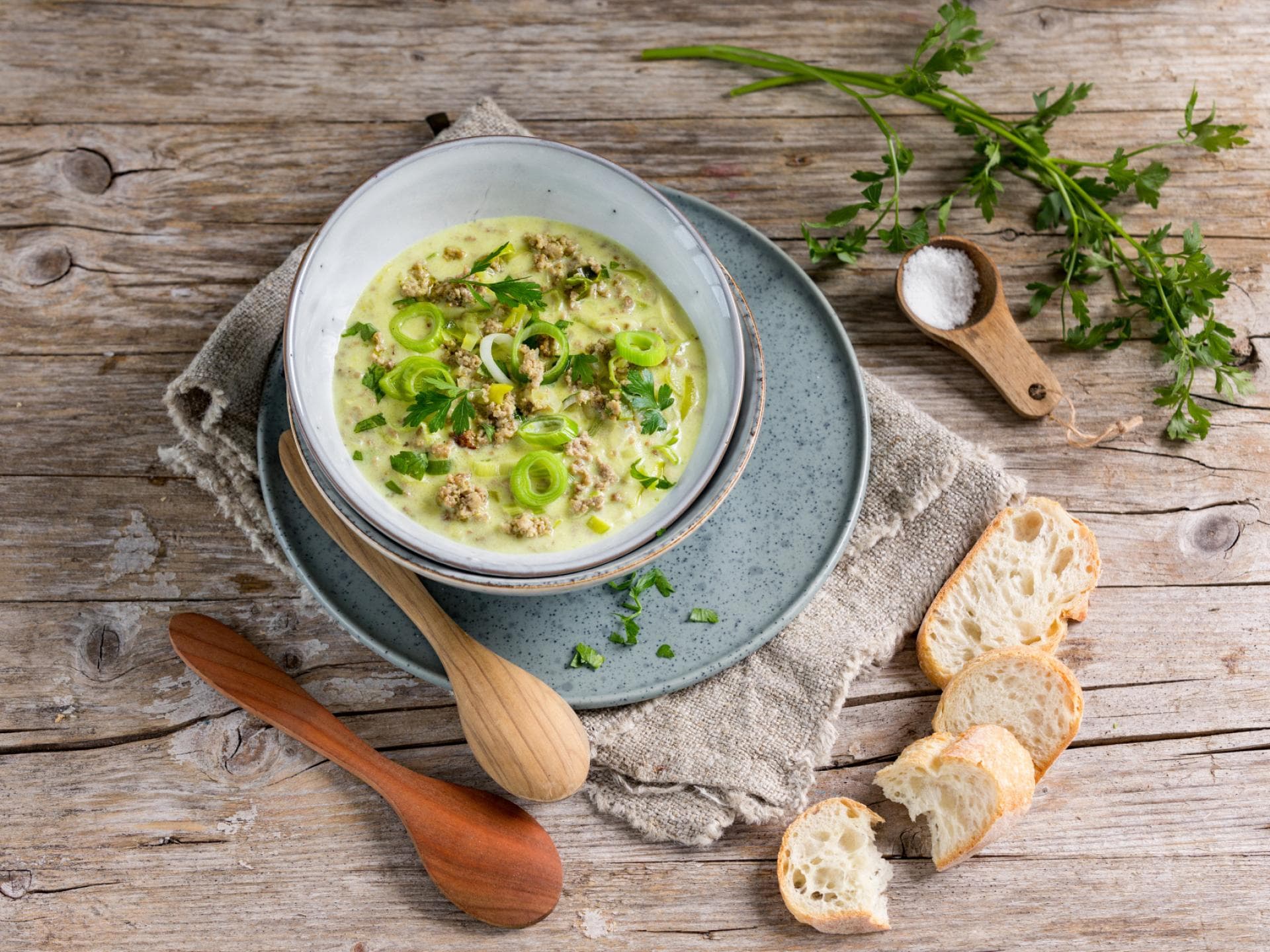 Lauch-Käse-Suppe mit Hackfleisch
