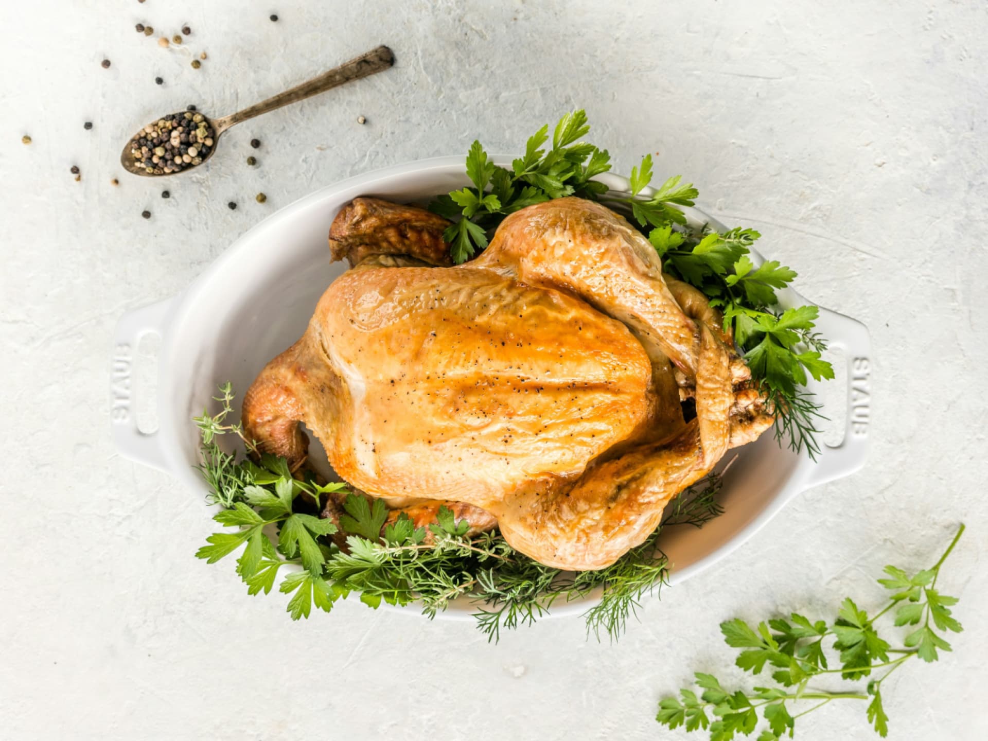 Frisch gebratenes Hähnchen