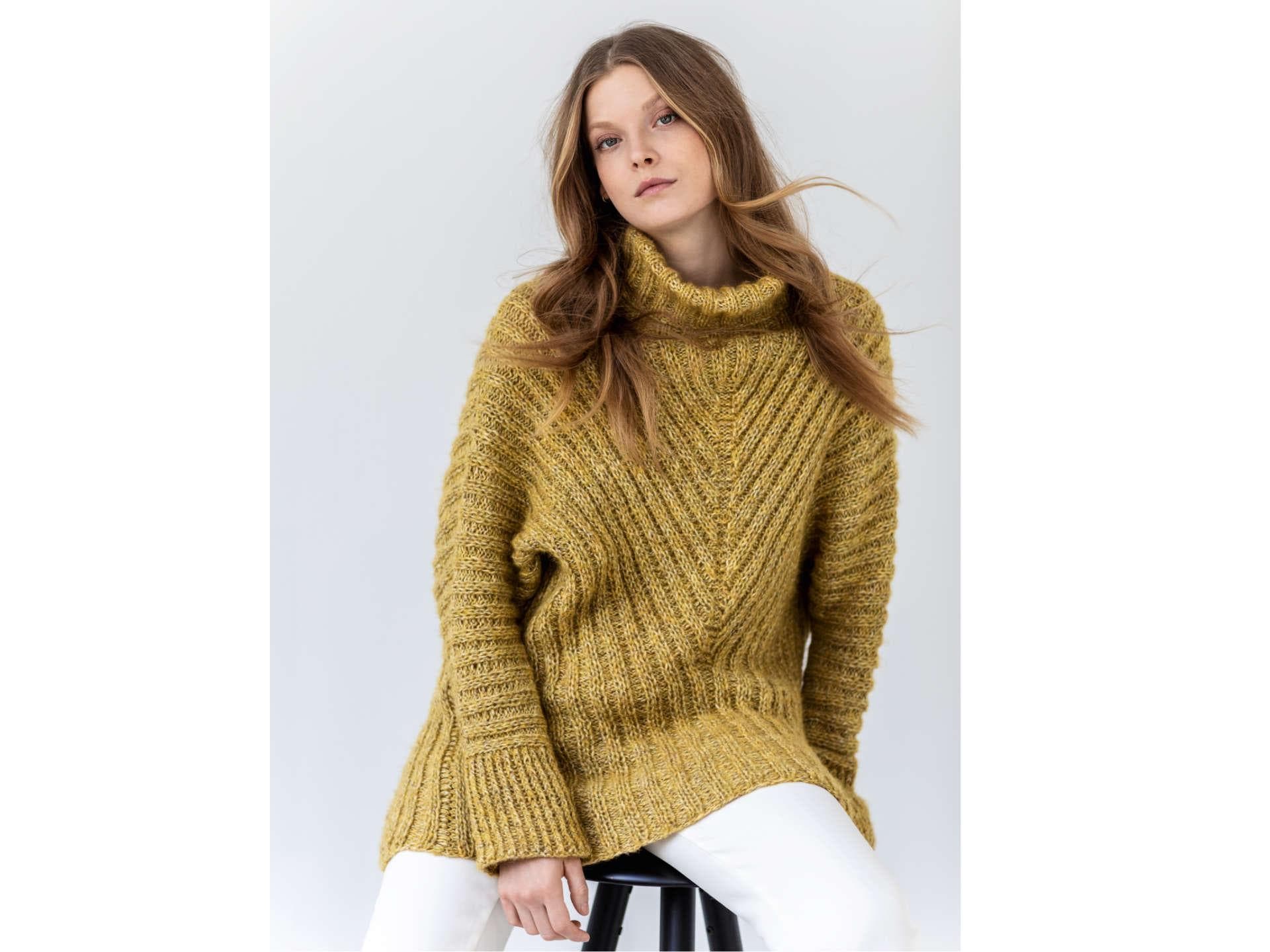 Model in Kimonopullover mit Fledermausärmeln von Lana grossa