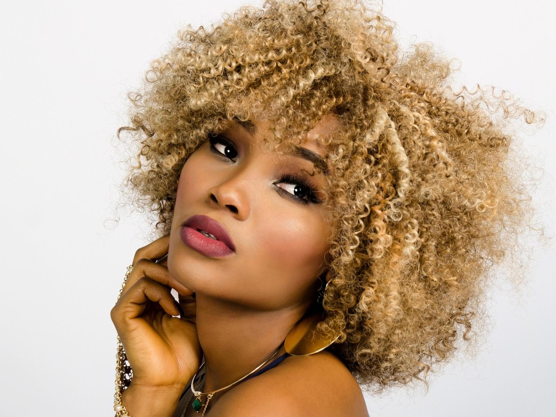 Frau mit Locken Frau mit Locken