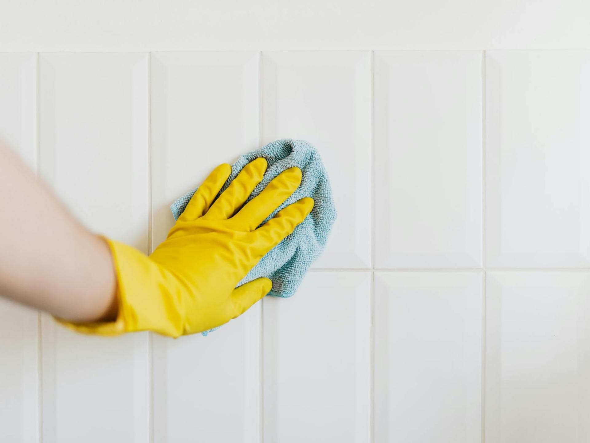 Handschuh und Putzlappen
