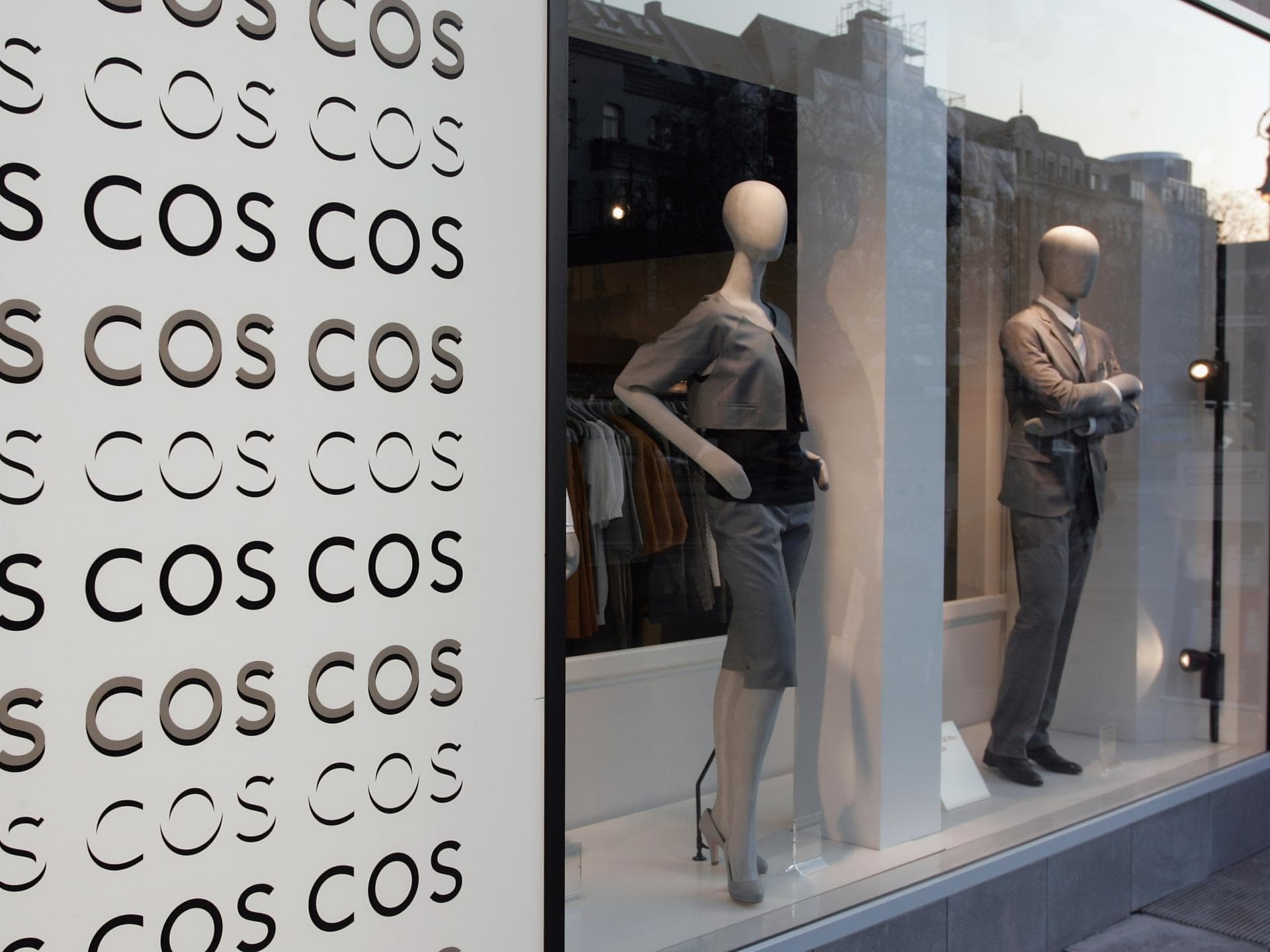 COS Store