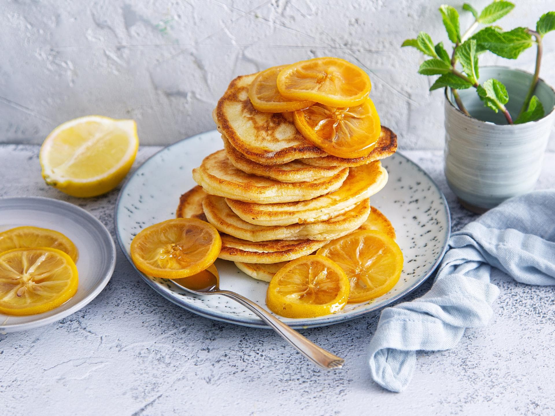 Zitronen-Pancakes mit Ricotta 