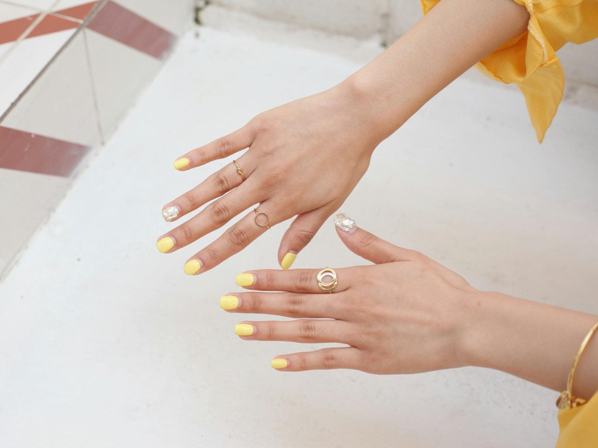 Gelbe Fingernägel Gelbe Fingernägel