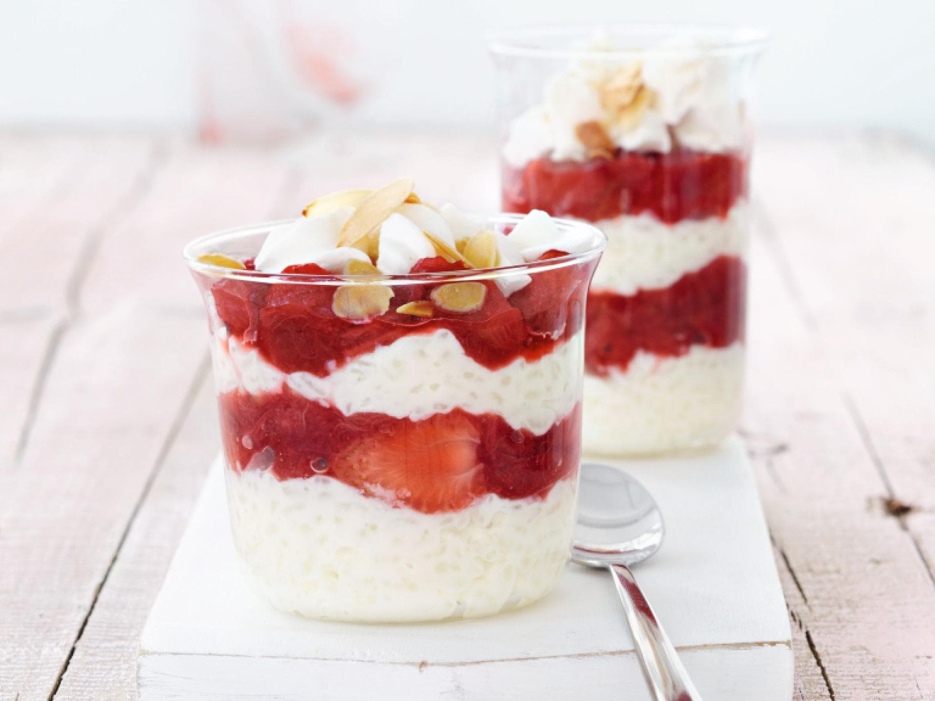 Rhabarber Trifle mit Aperol Rhabarber Trifle mit Aperol