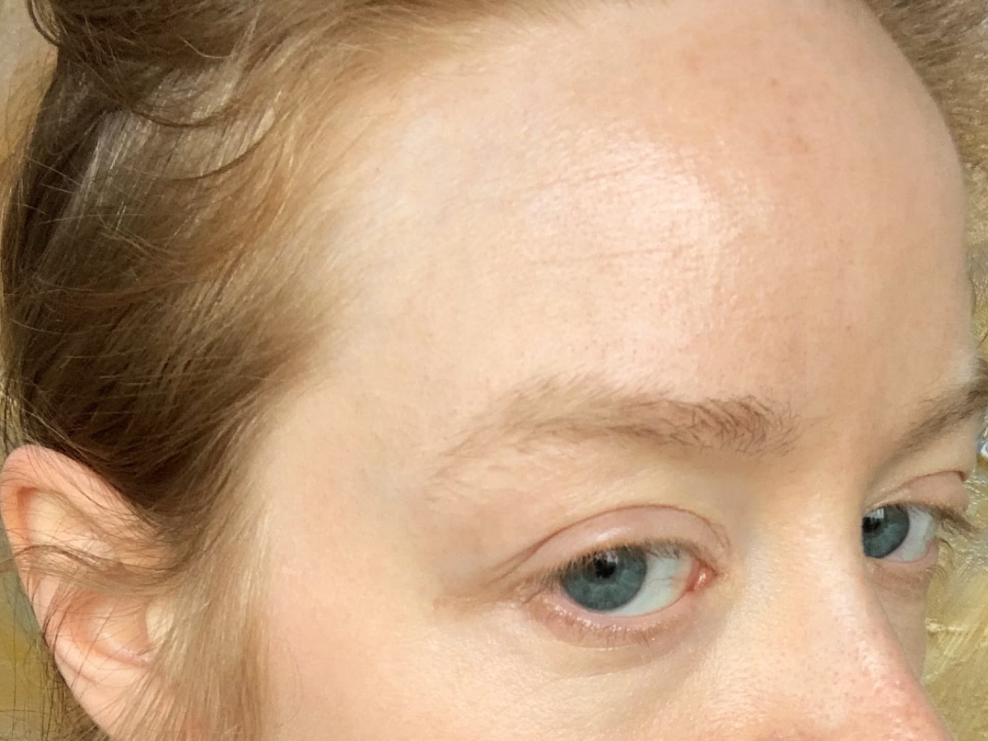 Weleda Skin Food Creme vor dem Eincremen im Detail