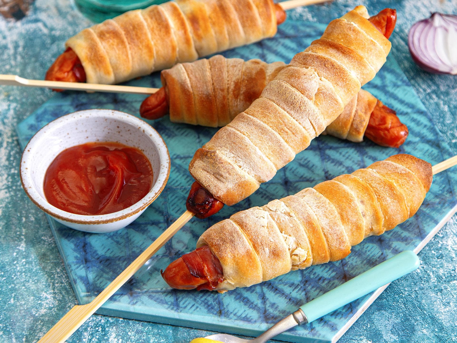 Stockbrot-Hot-Dogs