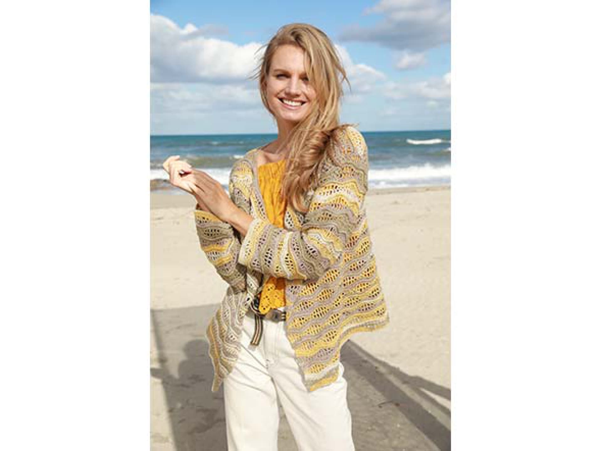 Häkeln im Sommer - Model mit Häkeljacke von Lana Grossa