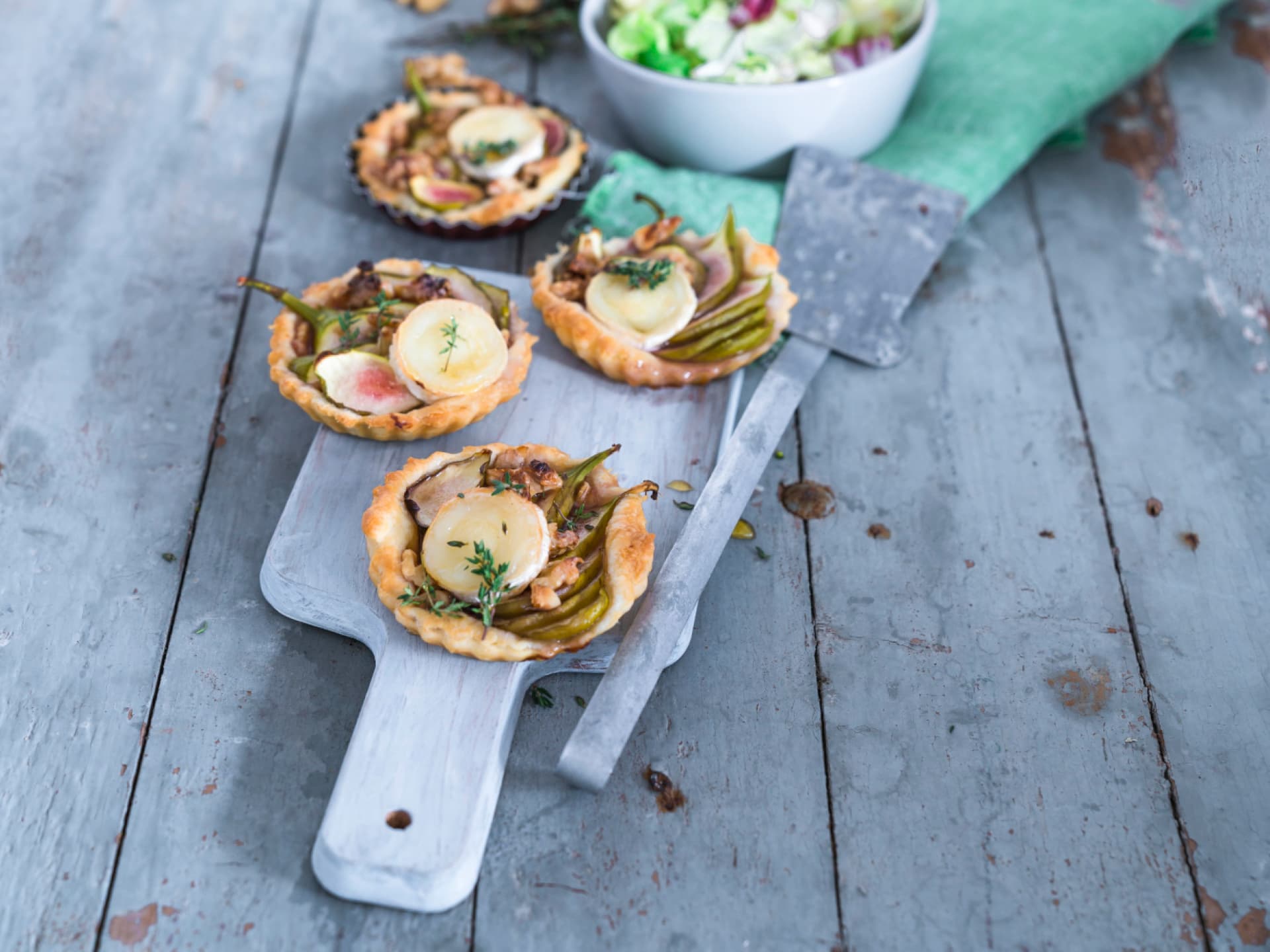 Herzhafte Kuchen - Tartelettes mit Feigen, Walnüssen und Ziegenfrischkäse