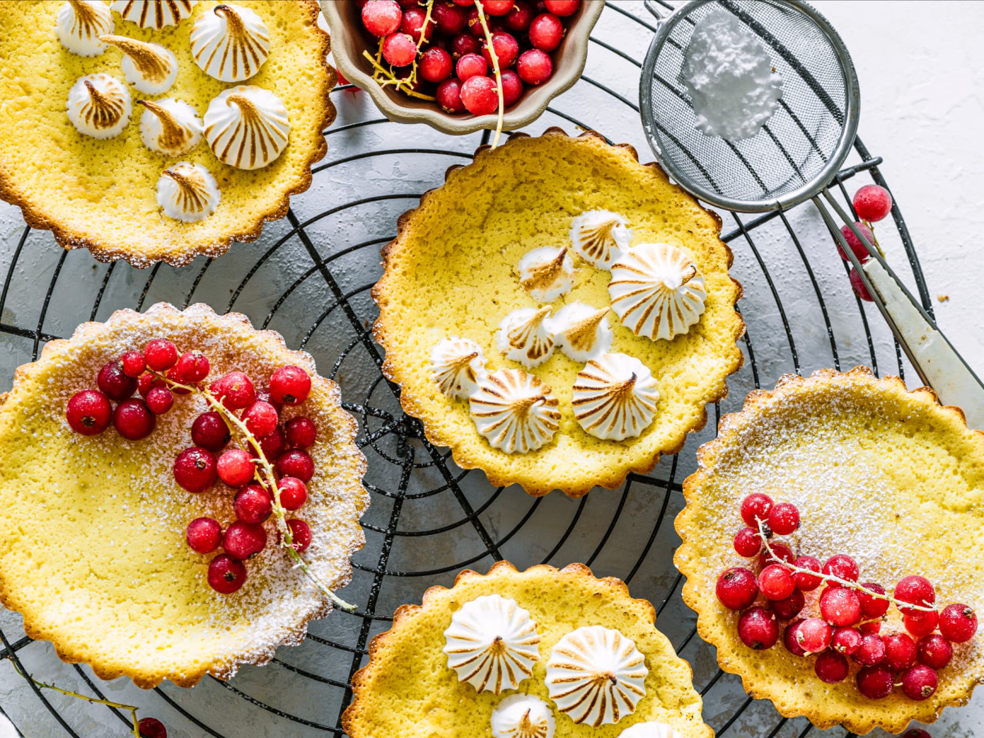 Mini-Cheesecake mit Johannisbeeren 