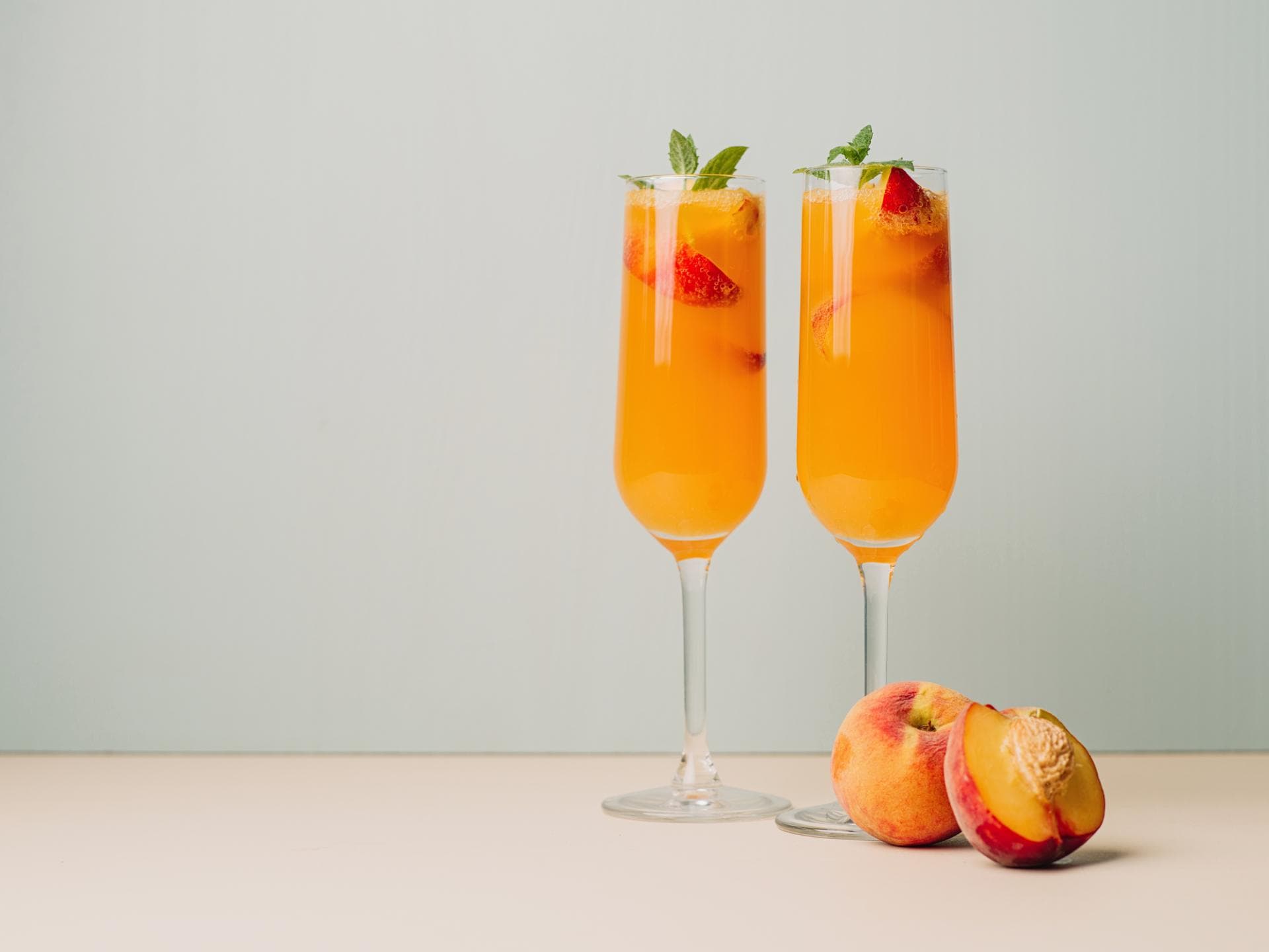 Bellinis mit Aperol