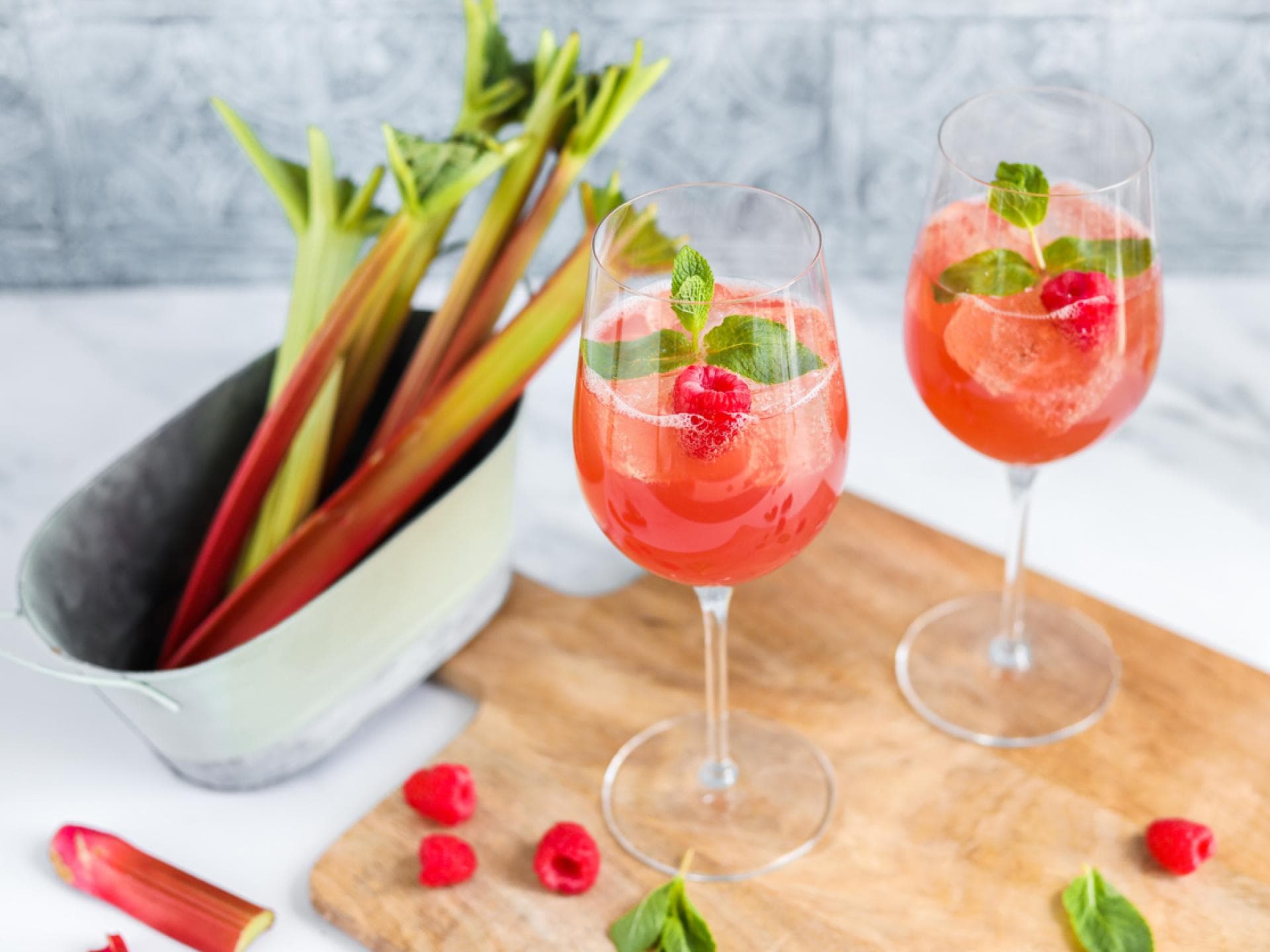 Sommer-Cocktail Rhabarber-Spritz