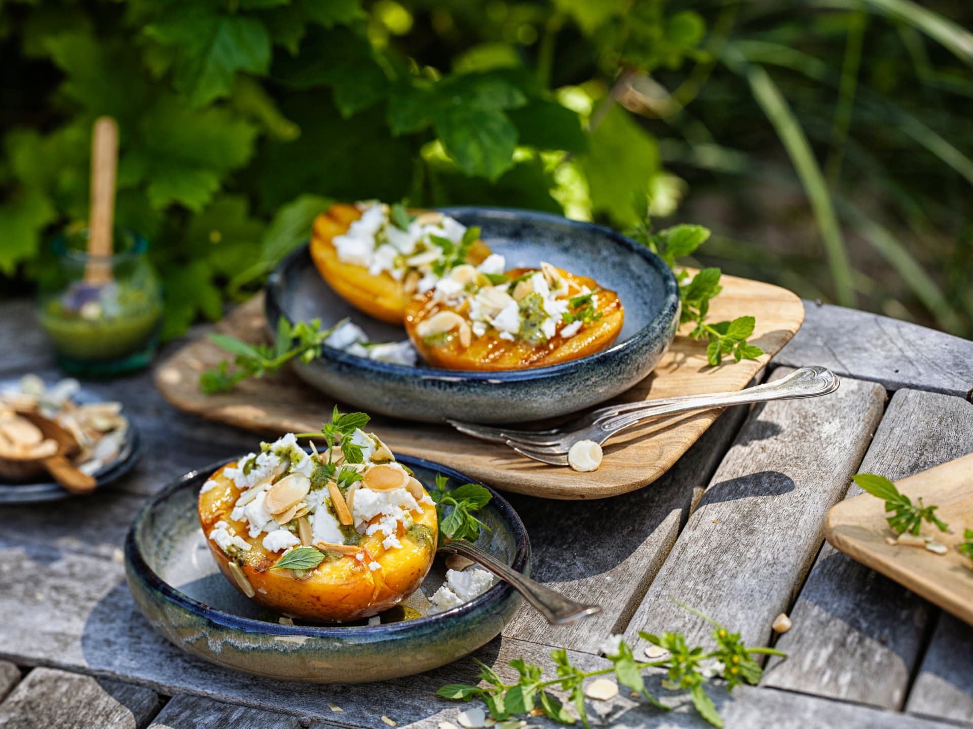 Vegan grillen - gegrillte Nektarine