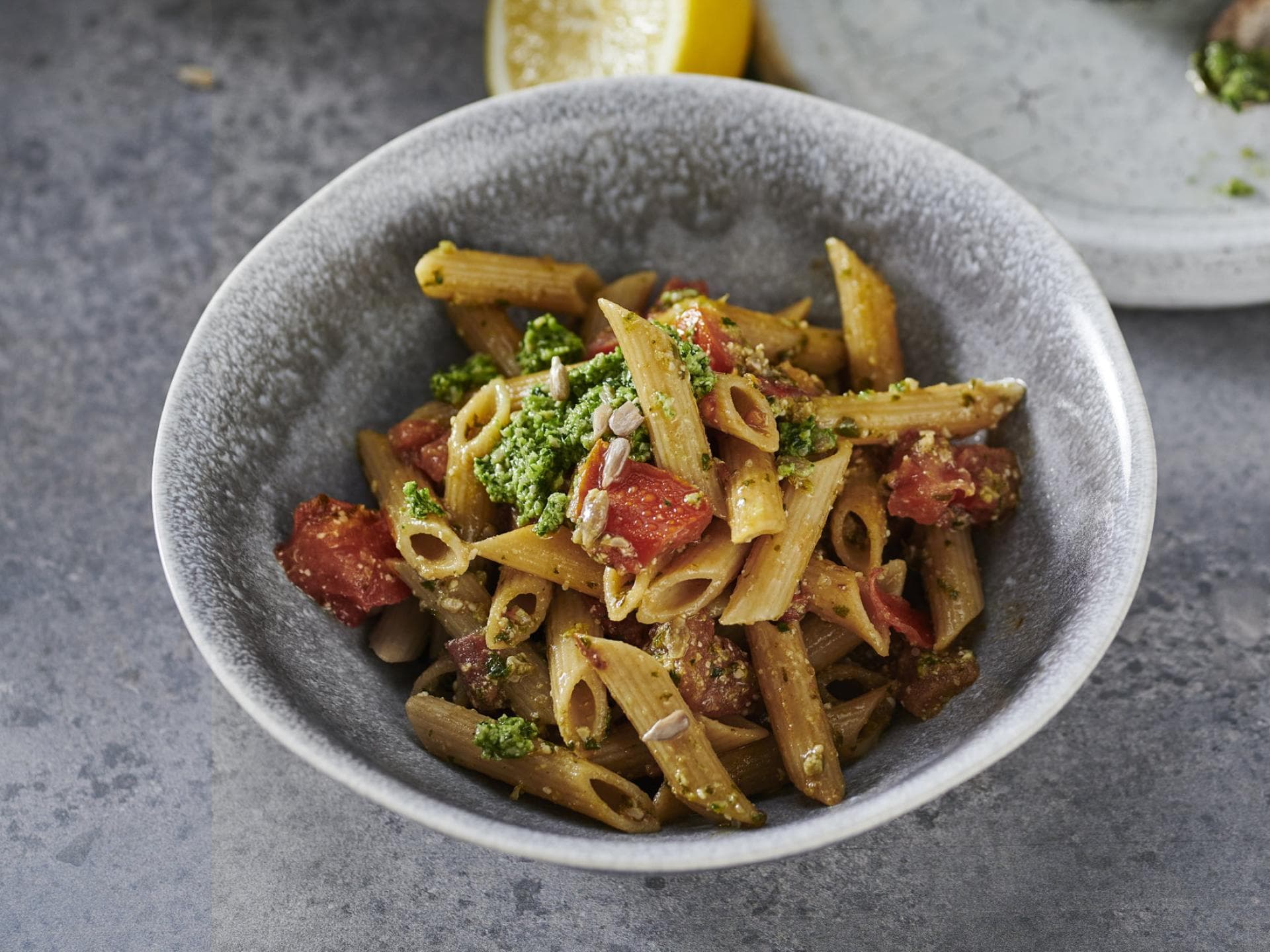 Brennnessel-Rezepte Penne mit Brennnessel-Pesto