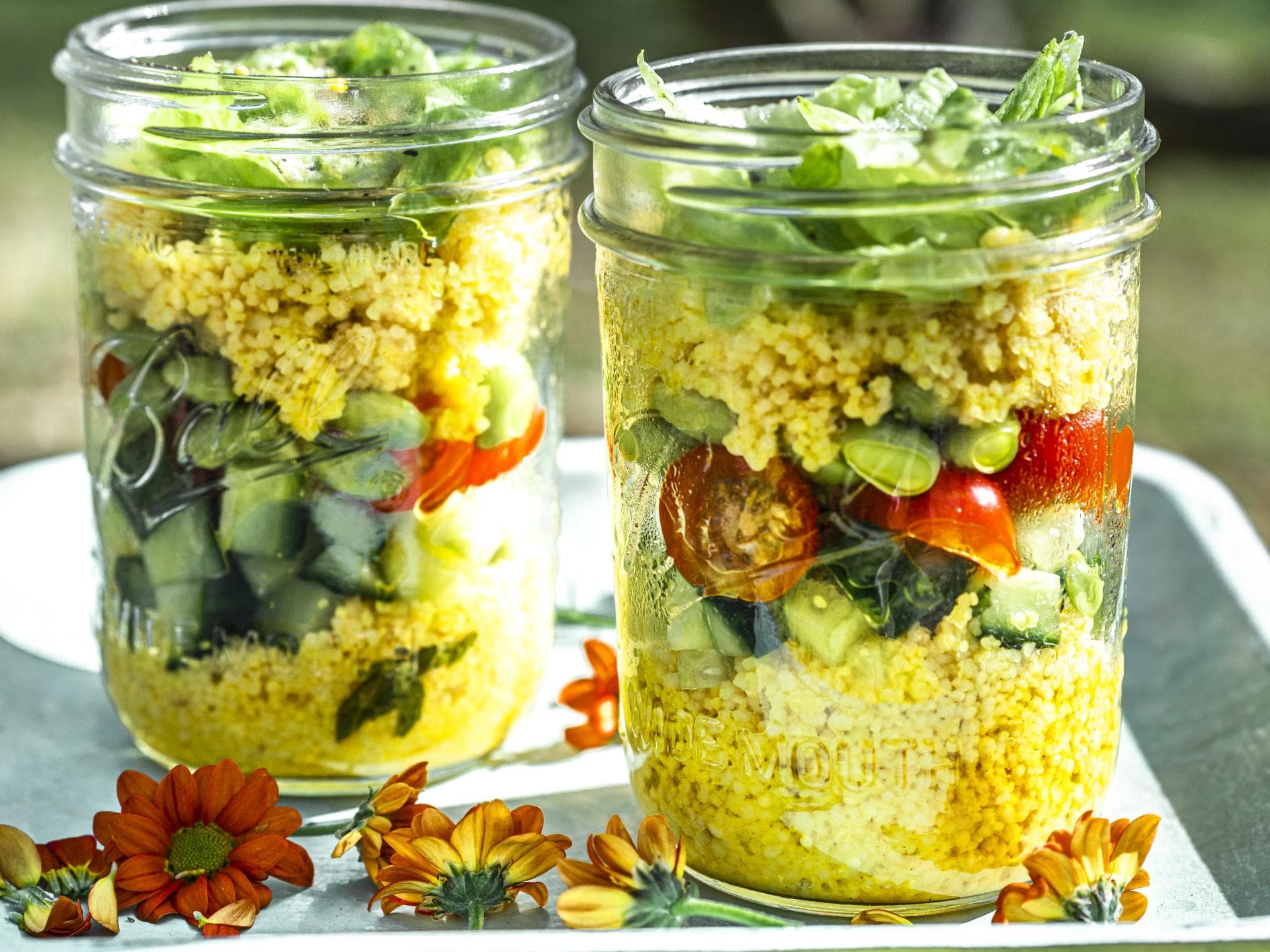 Schichtsalat mit Couscous und Tomaten 