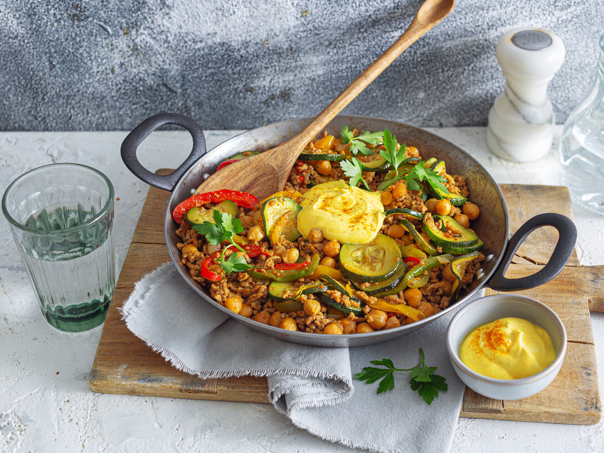 Low Carb Hackfleisch-Rezepte - Schnelle Low-Carb-Hackfleischpfanne mit Kichererbsen