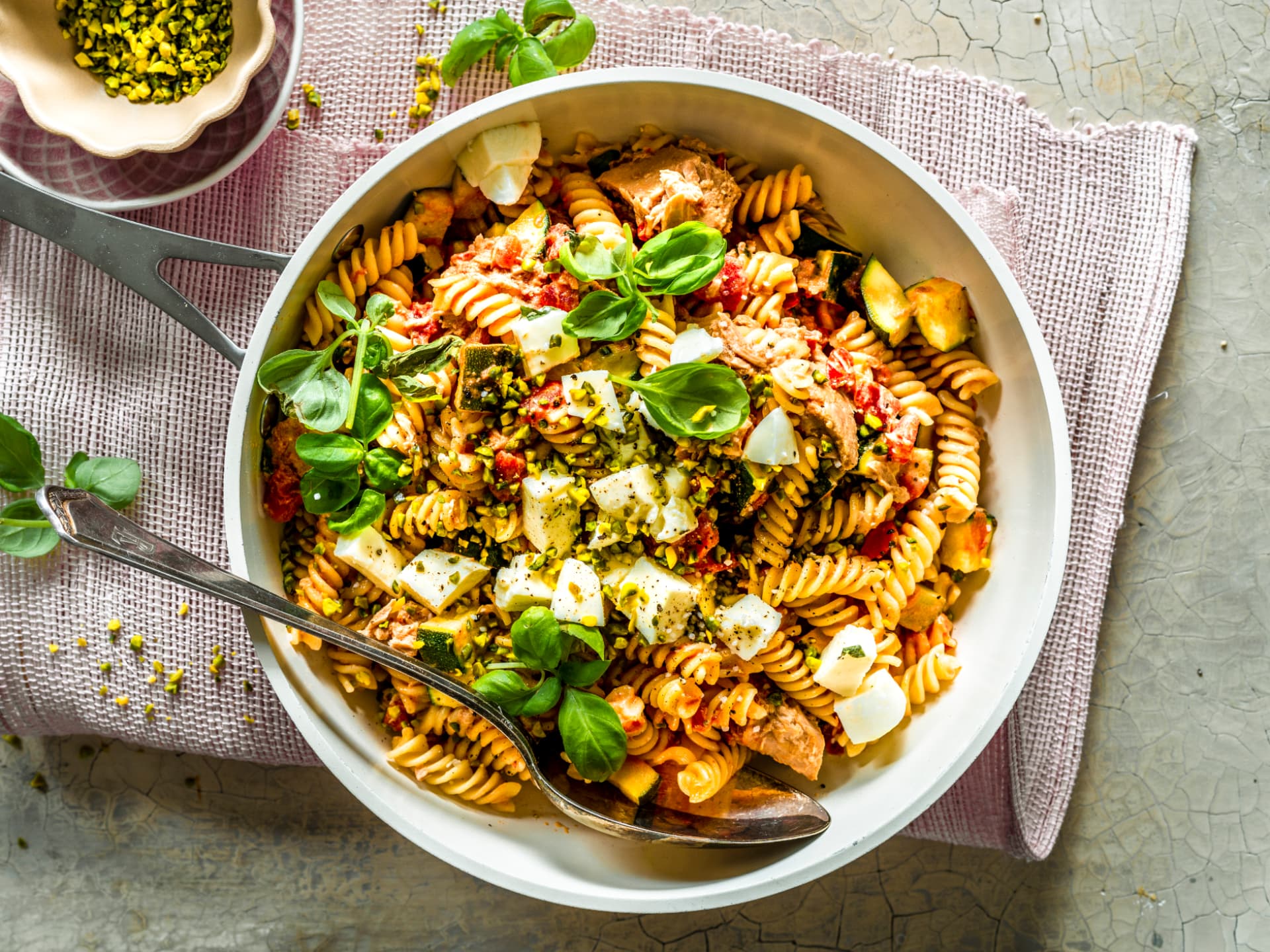 Rezept für Nudeln mit Thunfisch und Mozzarella Nudeln mit Thunfisch und Mozzarella
