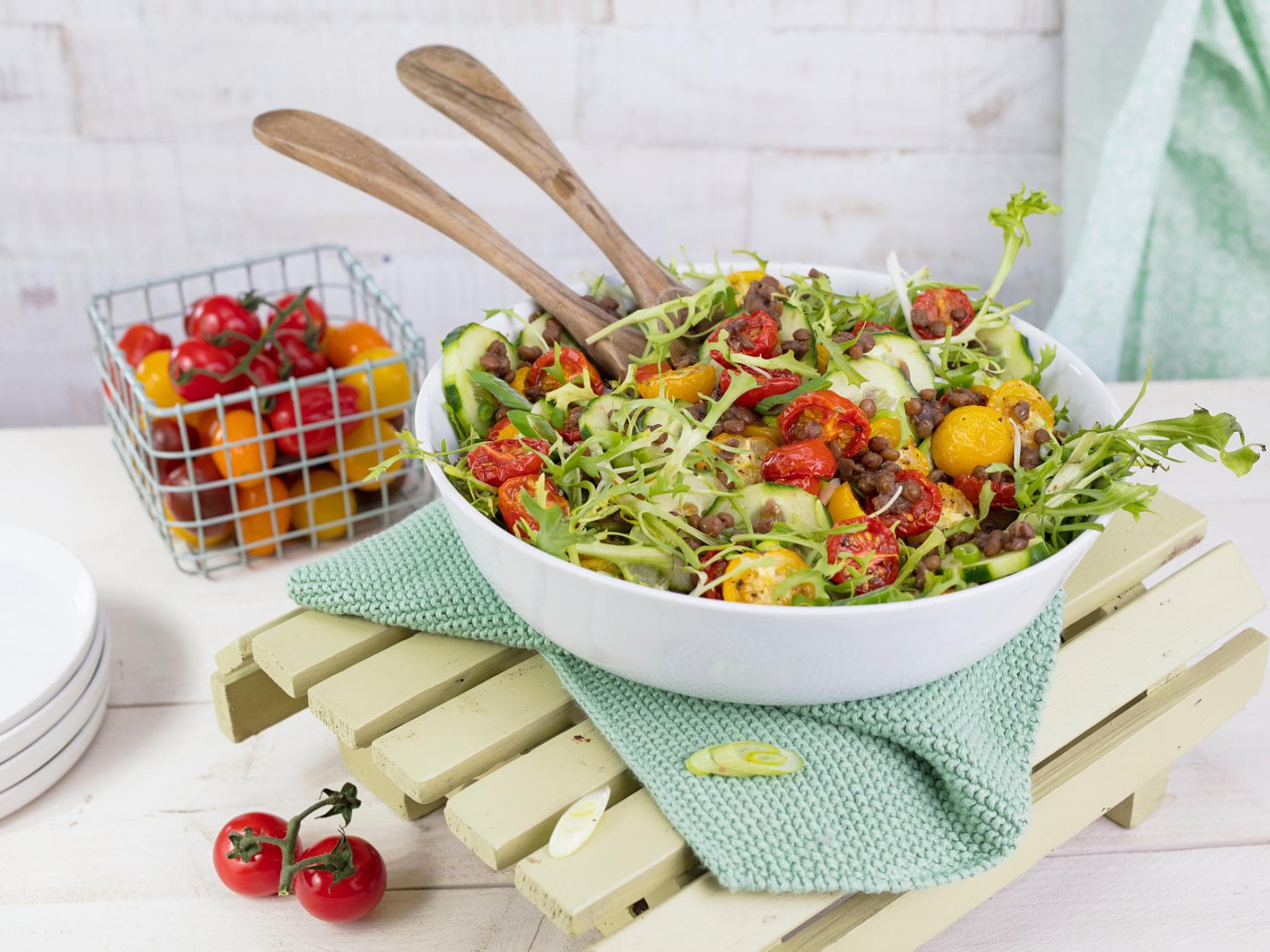 Ofen-Tomatensalat mit Linsen
