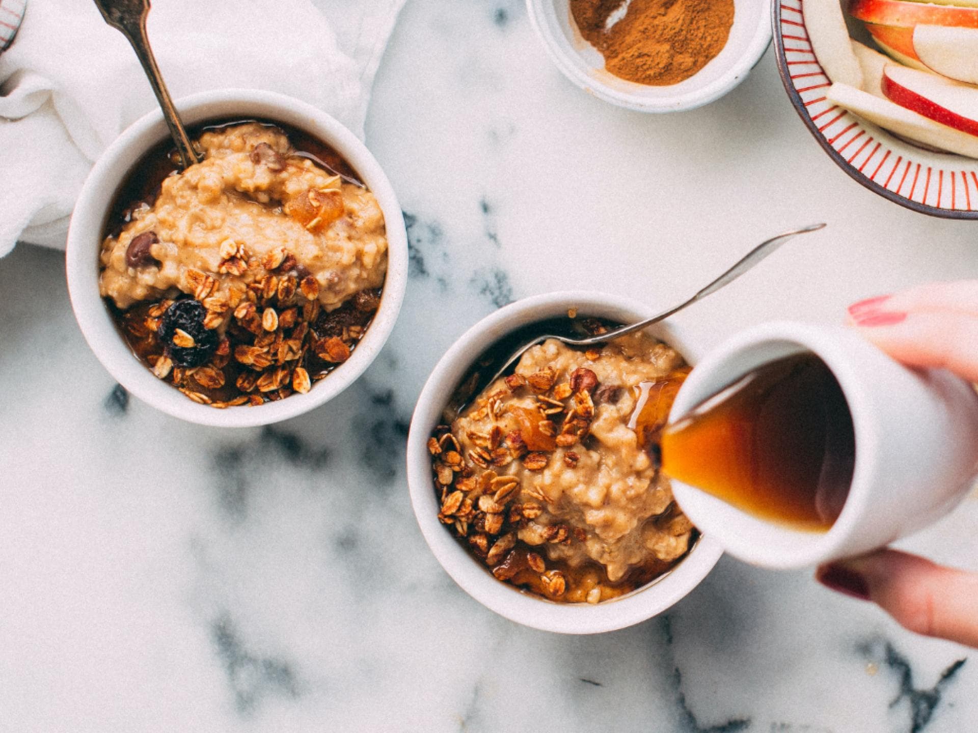 Kaffee-Porridge mit Zimt und Honig 