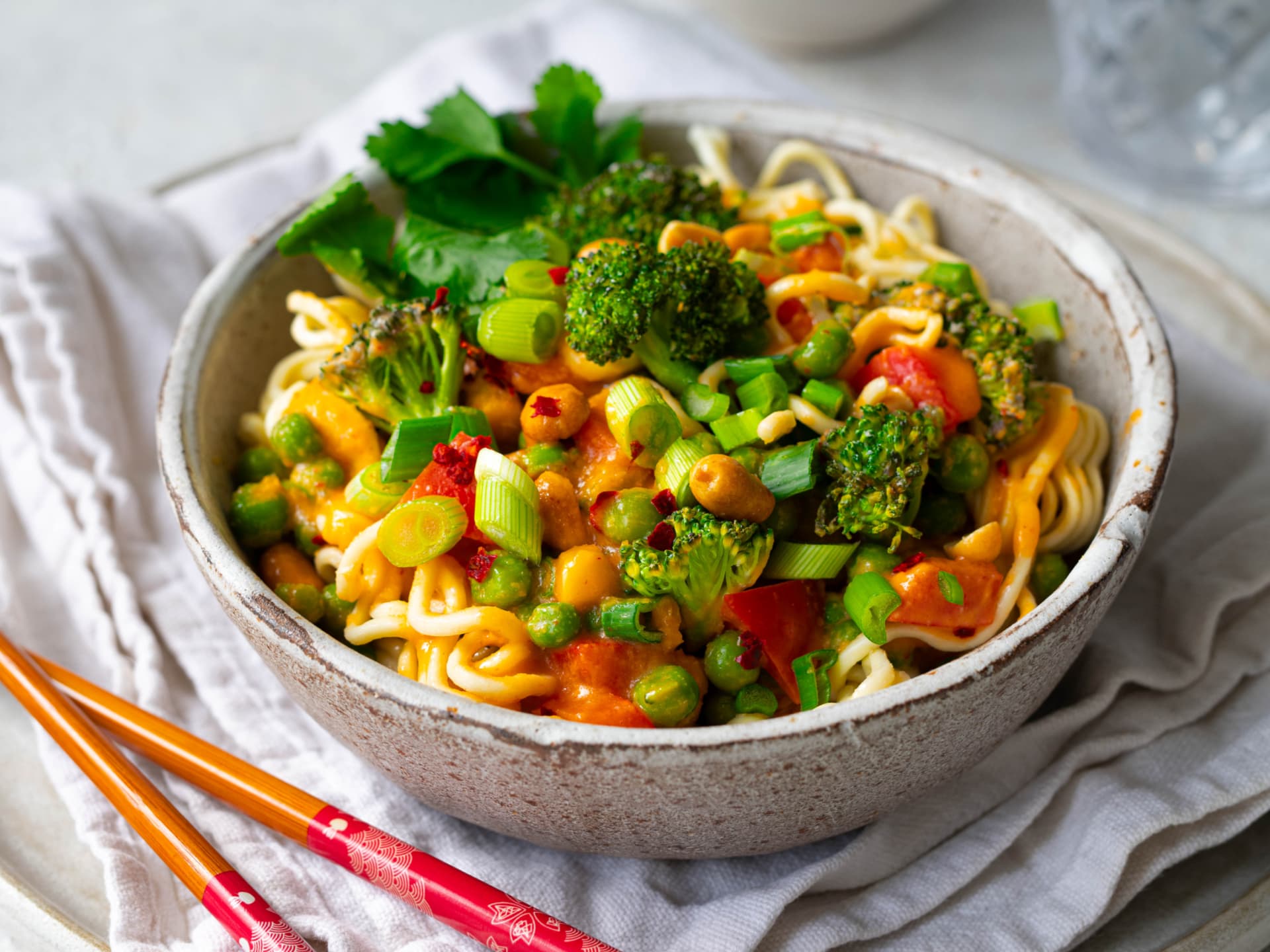 Curry-Nudeln mit Gemüse - schnell und günstig